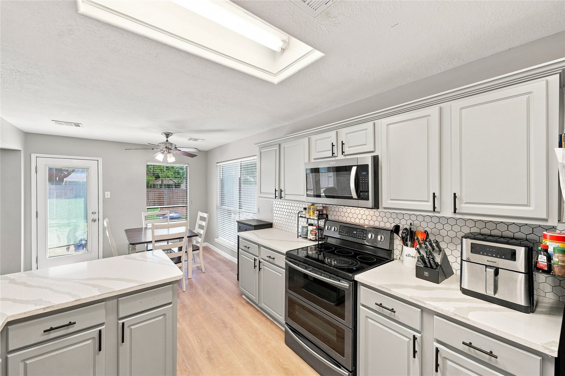 217 Fox Springs Court, Dickinson, TX 77539 217 Fox Springs Court, Dickinson, TX 77539