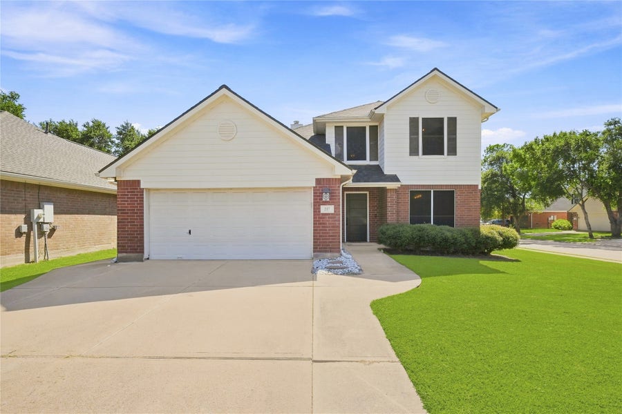 Property photo for 217 Fox Springs Court, Dickinson, TX