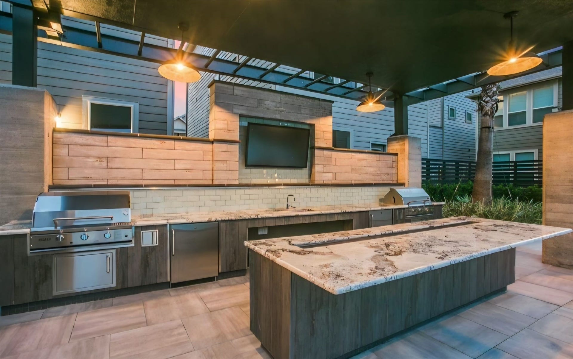 3104 Dakota Falls Drive, Houston, TX 77063 Community outdoor covered kitchen within the pool area, great for entertaining and a small family gathering event