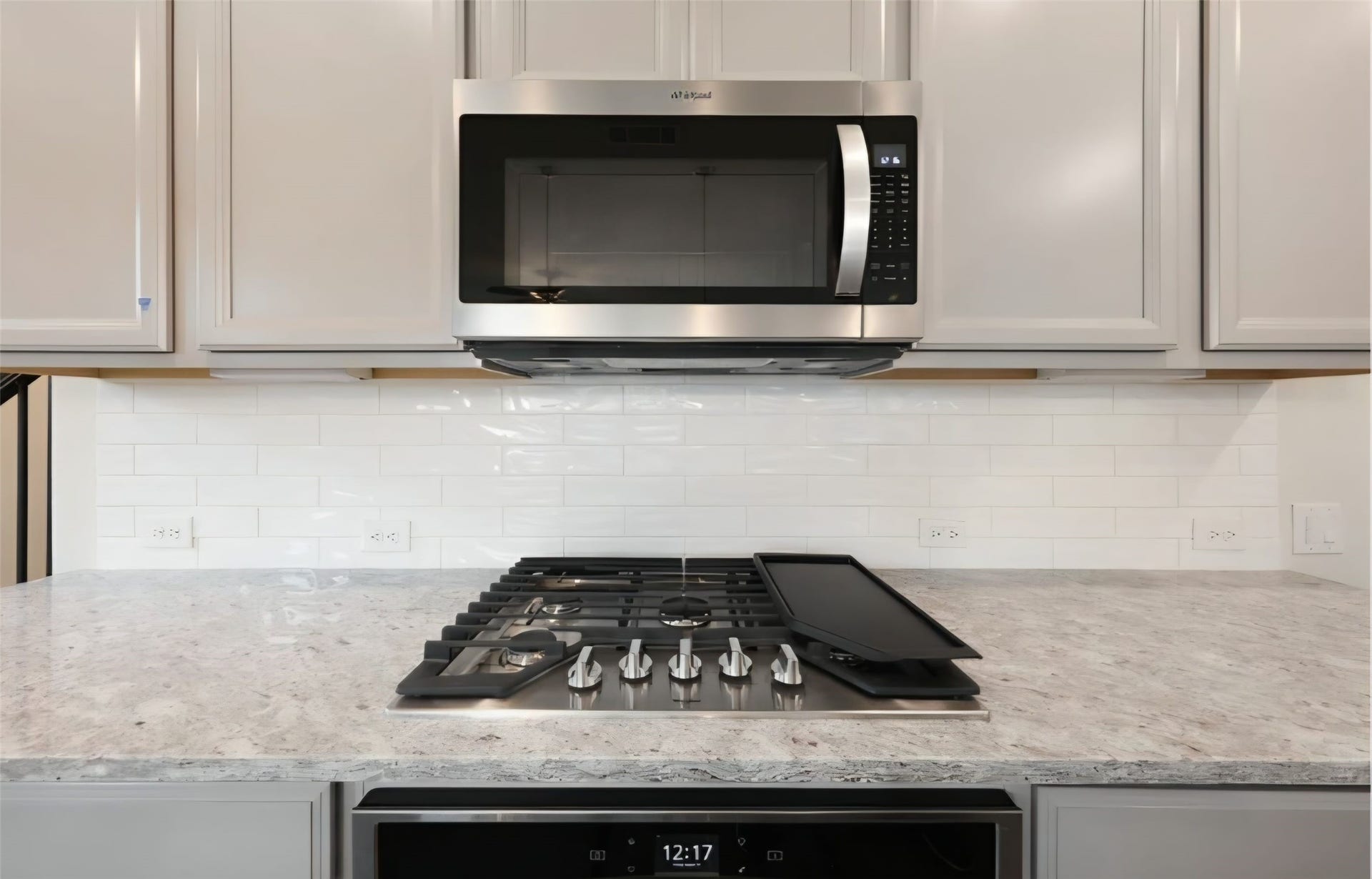 3104 Dakota Falls Drive, Houston, TX 77063 Kitchen features a nice GAS cook top