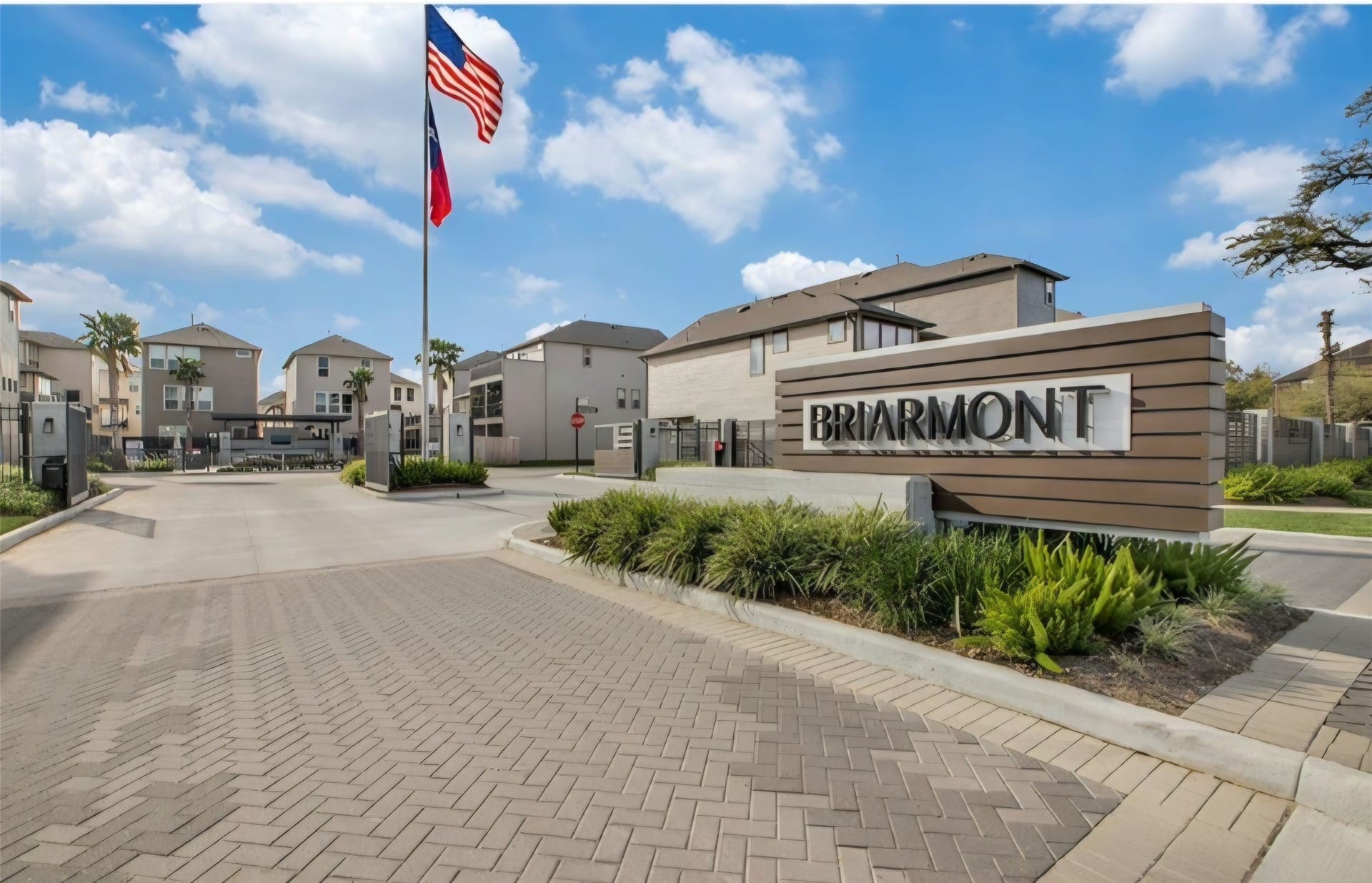 3104 Dakota Falls Drive, Houston, TX 77063 The gated community of Briarmont