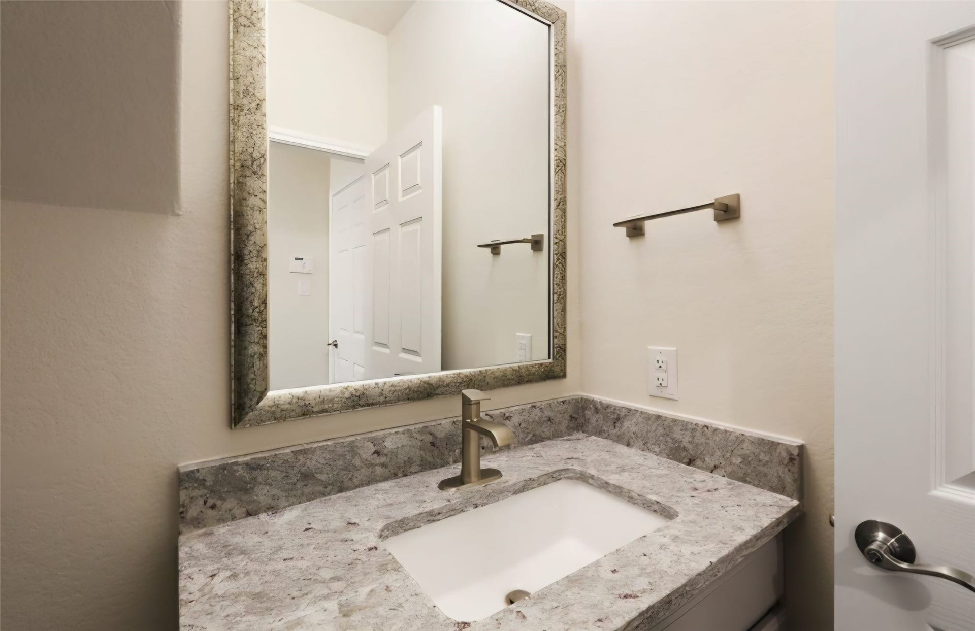 3104 Dakota Falls Drive, Houston, TX 77063 Downstairs powder 1/2 bath, great for guests and just very practical