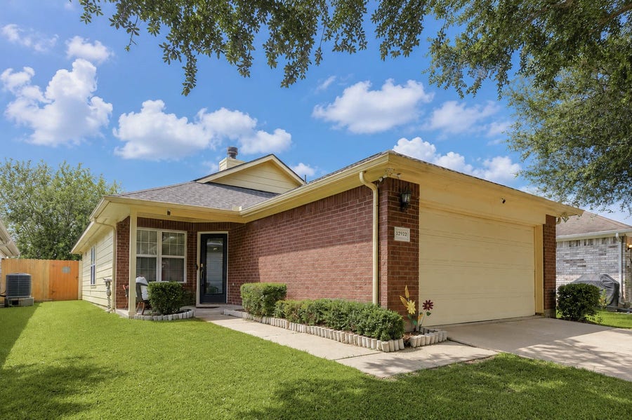 Property photo for 12922 Regal Oaks Bend Lane, Houston, TX