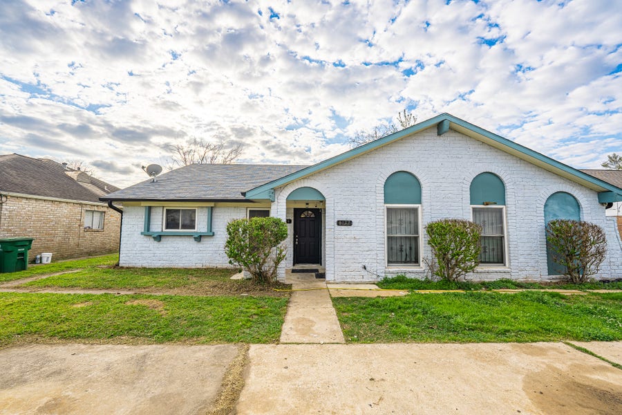 Property photo for 8124 Beech Cove Lane, Houston, TX