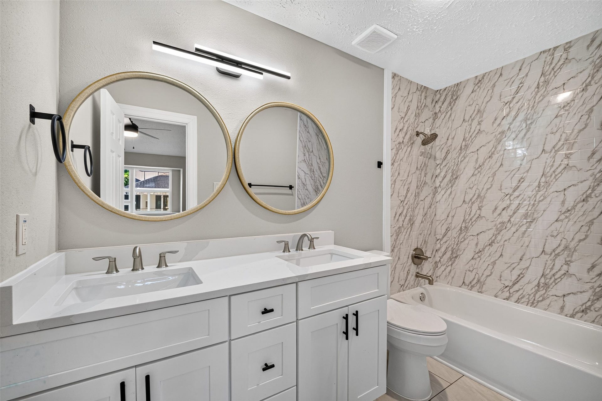 2031 Hickory Glen Drive, Missouri City, TX 77489
