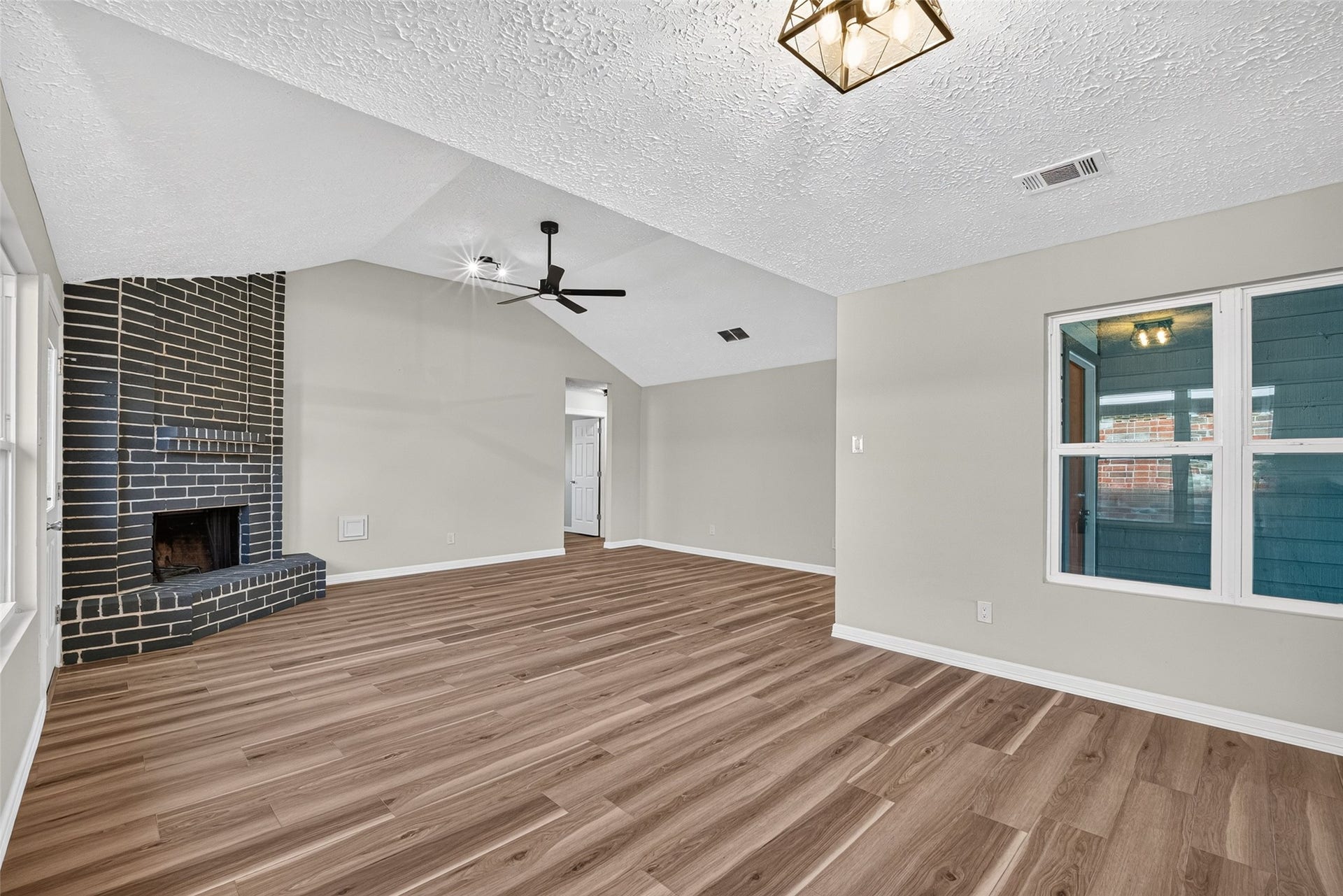 2031 Hickory Glen Drive, Missouri City, TX 77489