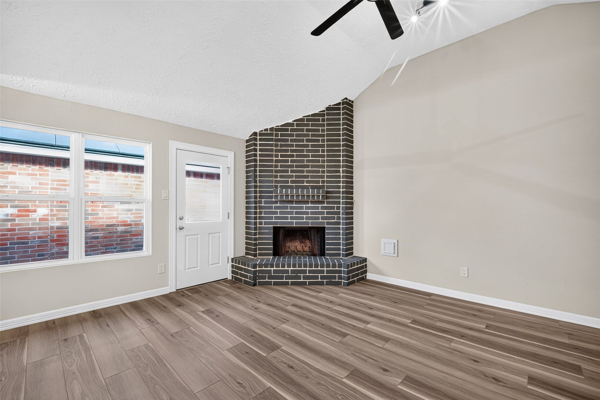 2031 Hickory Glen Drive, Missouri City, TX 77489