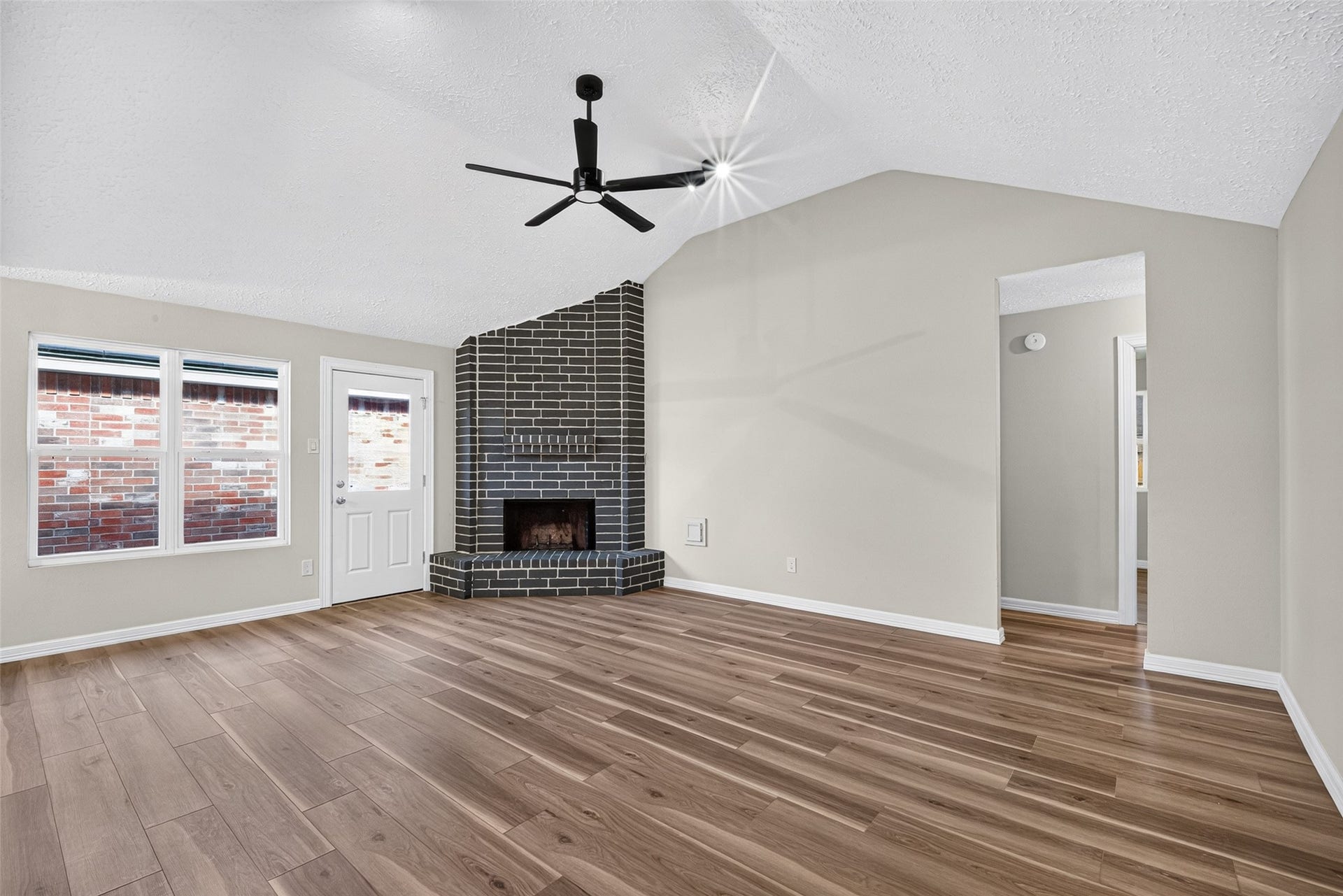 2031 Hickory Glen Drive, Missouri City, TX 77489