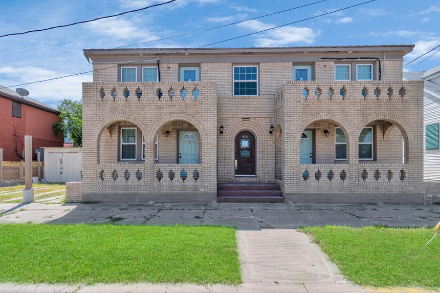 Property photo for 915 8th Street, Galveston, TX