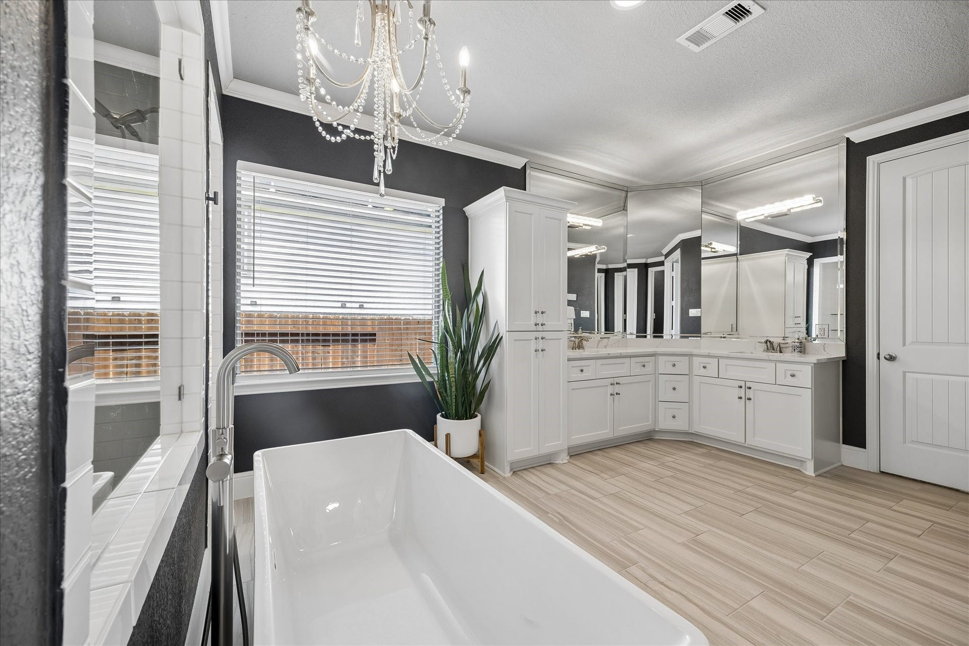 40873 Wesson Lane, Magnolia, TX 77354 Large soaking tub