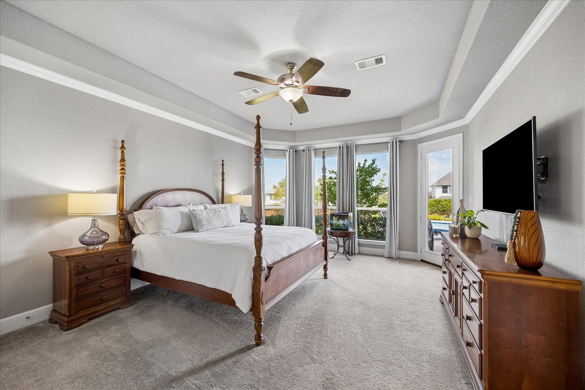 40873 Wesson Lane, Magnolia, TX 77354 Primary Bedroom with pool access