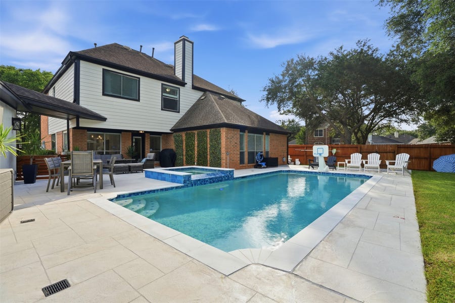 Property photo for 109 Laguna Pointe Drive, League City, TX
