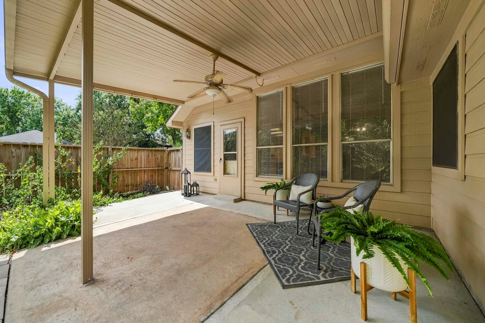 16831 Dunbar Grove Ct, Sugar Land, TX 77498 Outside, the covered patio creates a peaceful spot for morning coffee, casual meals or relaxing outdoors. A ceiling fan and extended patio cover provide extra comfort on warmer days.