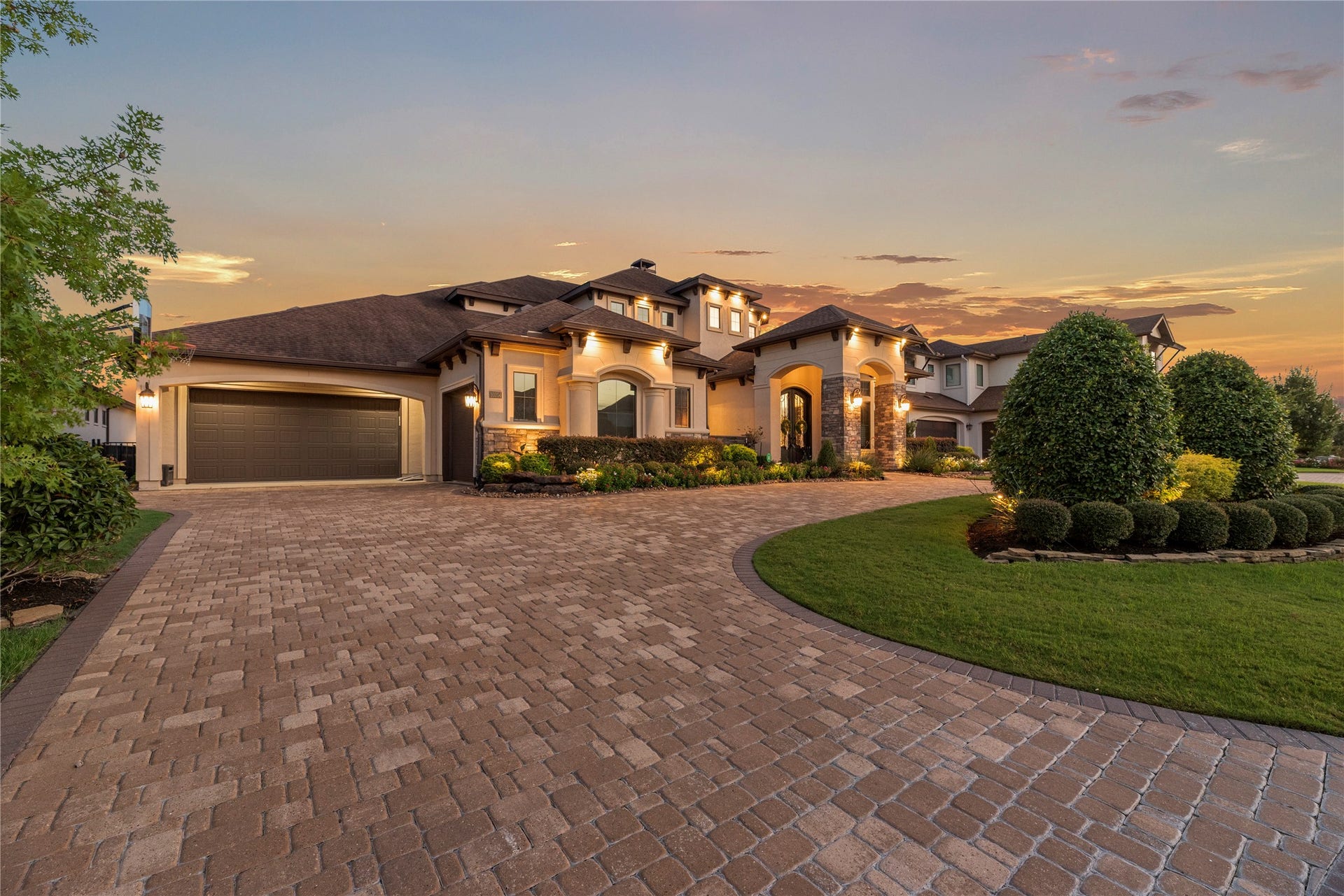 10314 Joshua Creek Court, Cypress, TX 77433 Gorgeous cobblestone circle driveway.