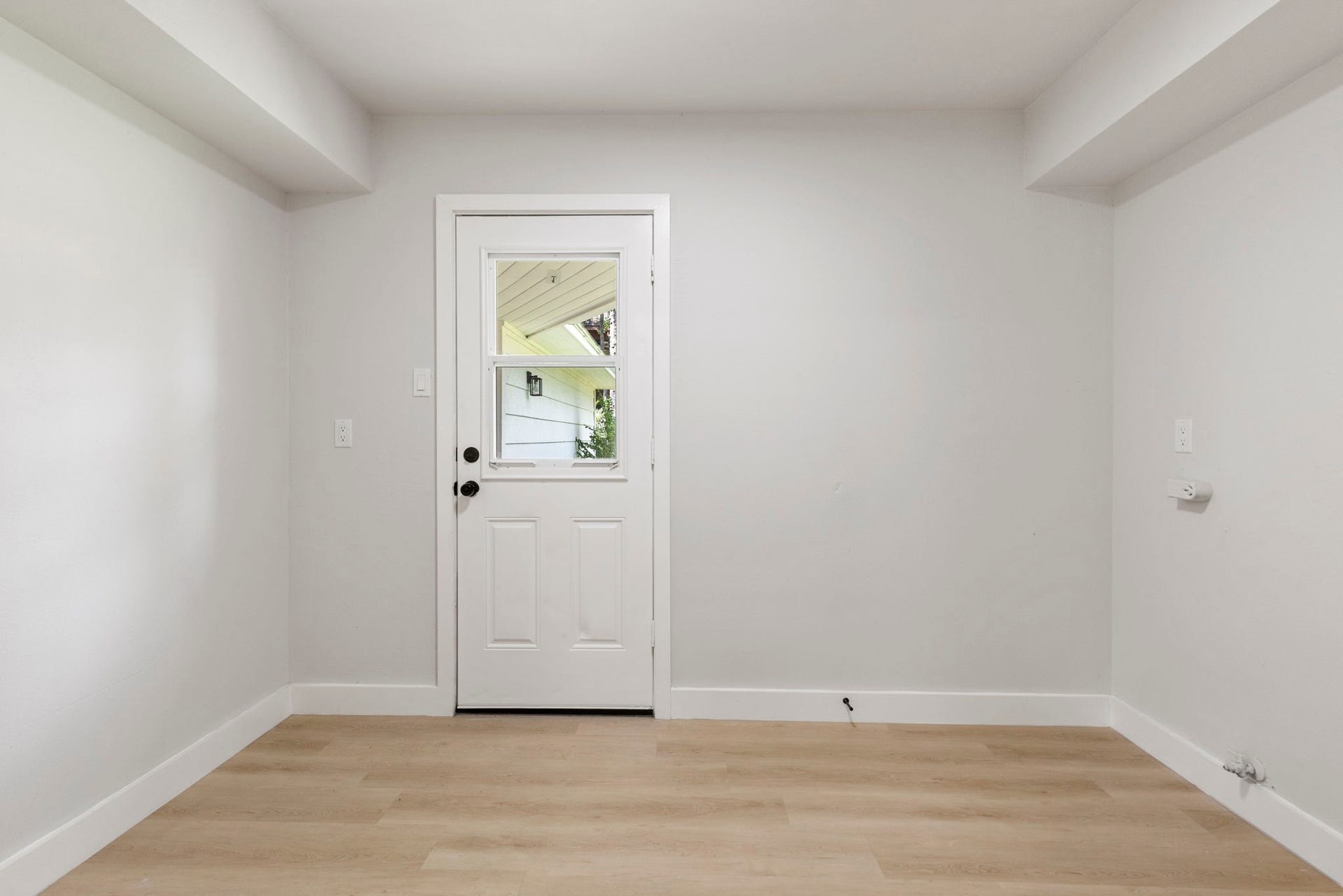 5614 Braxtonshire Court, Houston, TX 77069 Utility Room