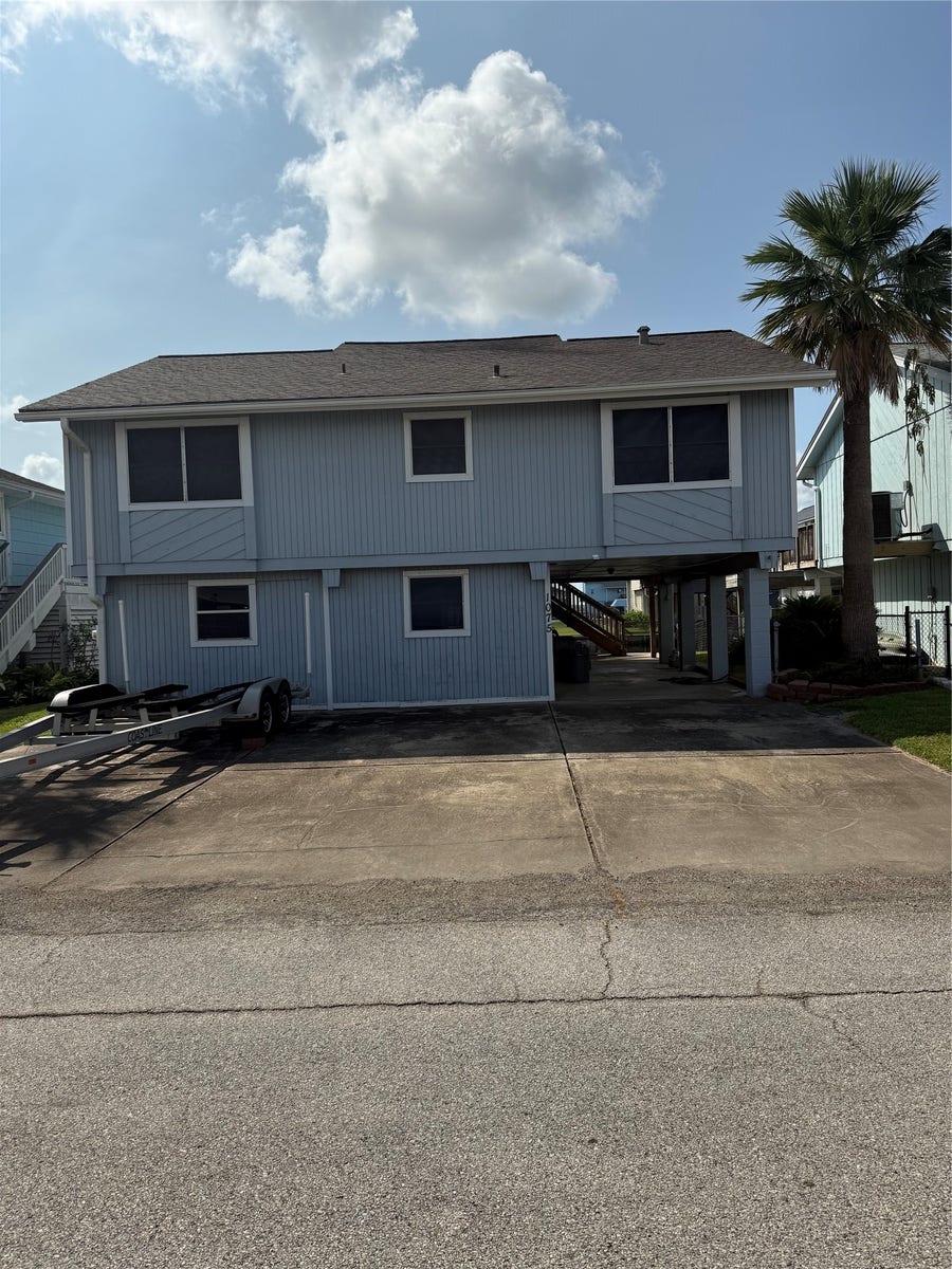 Property photo for 1075 Redfish Street, Bayou Vista, TX
