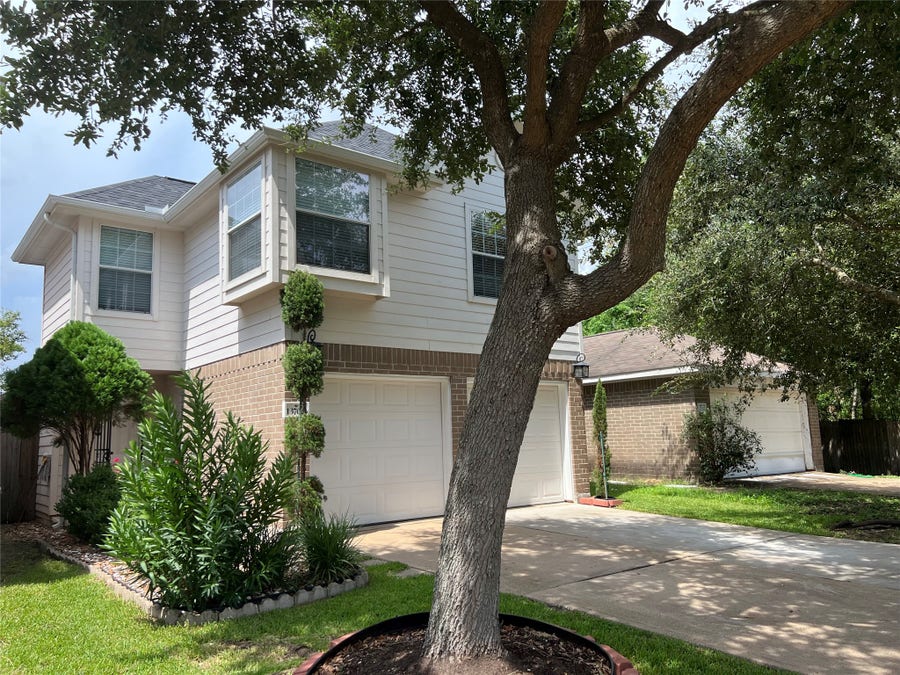 Property photo for 13706 Maximos Drive, Houston, TX