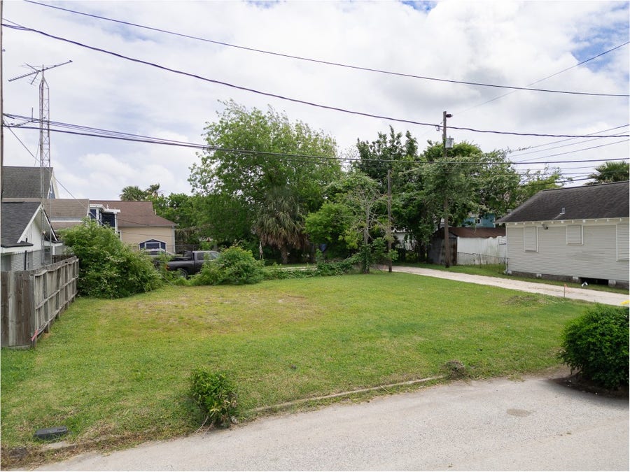 Property photo for 1510 40th Street, Galveston, TX