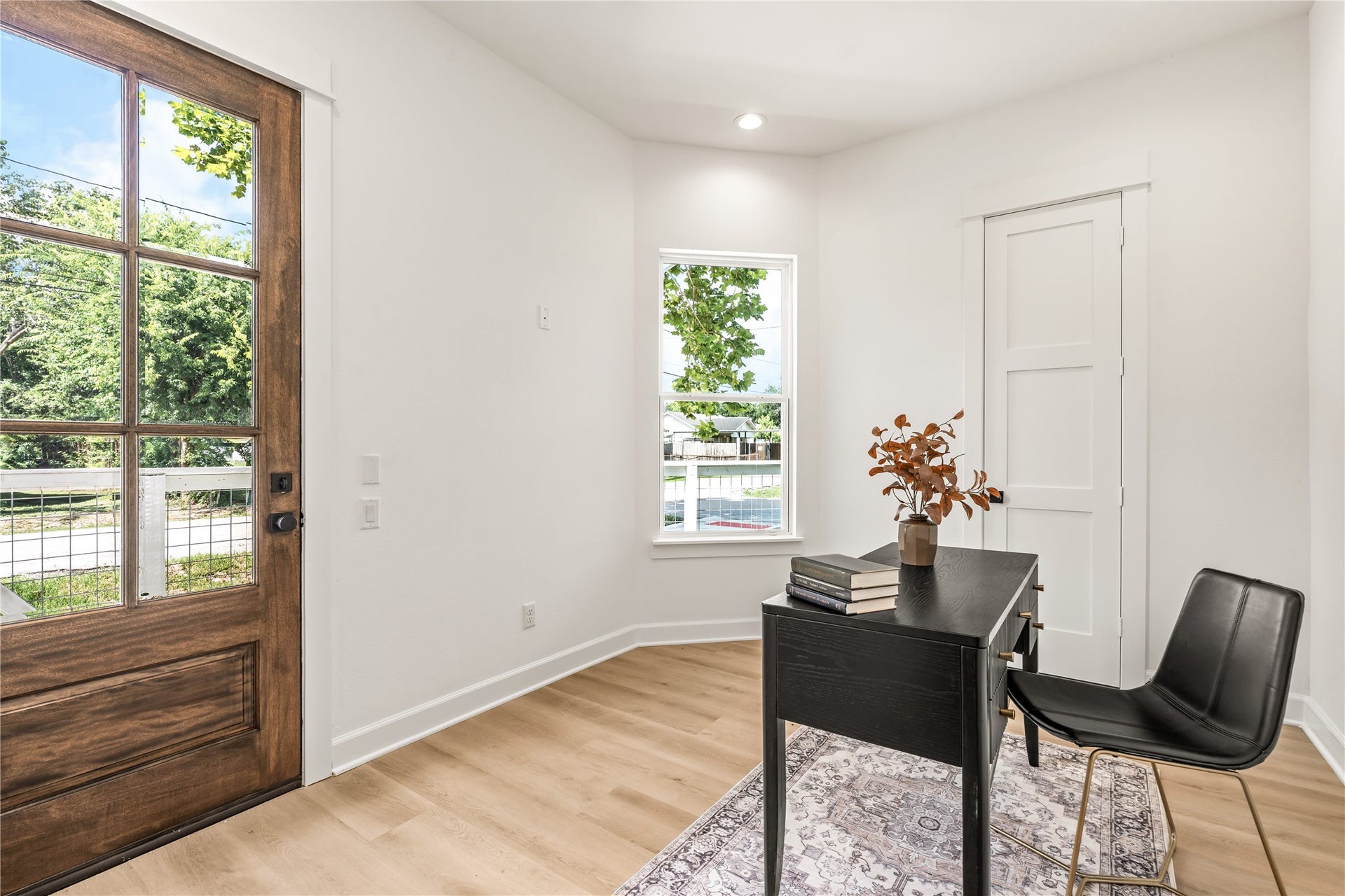 7432-7444 Tremper Street, Houston, TX 77020 First-floor bedroom a floor plan decision most Houston new construction won't make