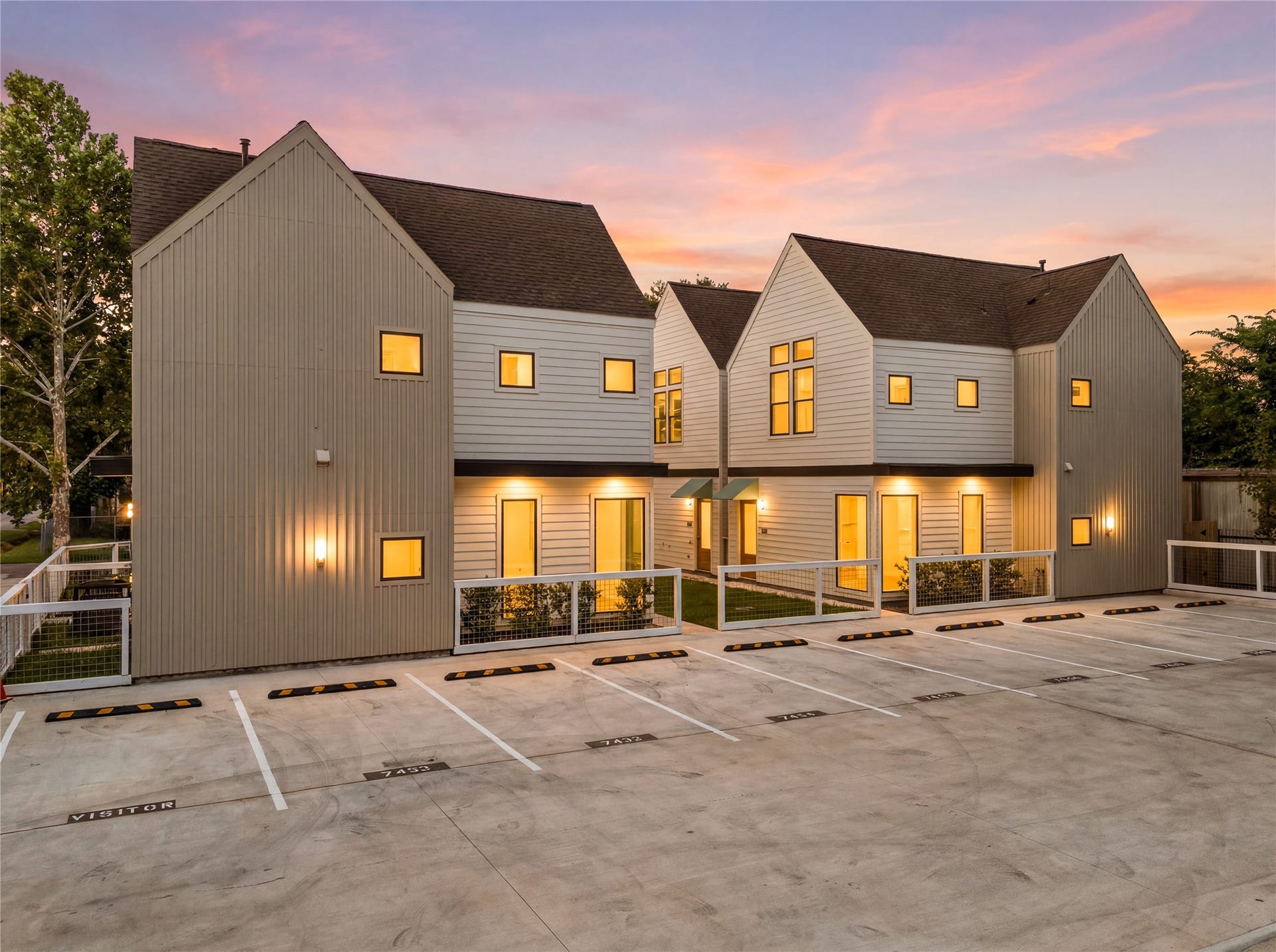 7432-7444 Tremper Street, Houston, TX 77020 A unique 4-plex courtyard opportunity for savvy buyers and investors