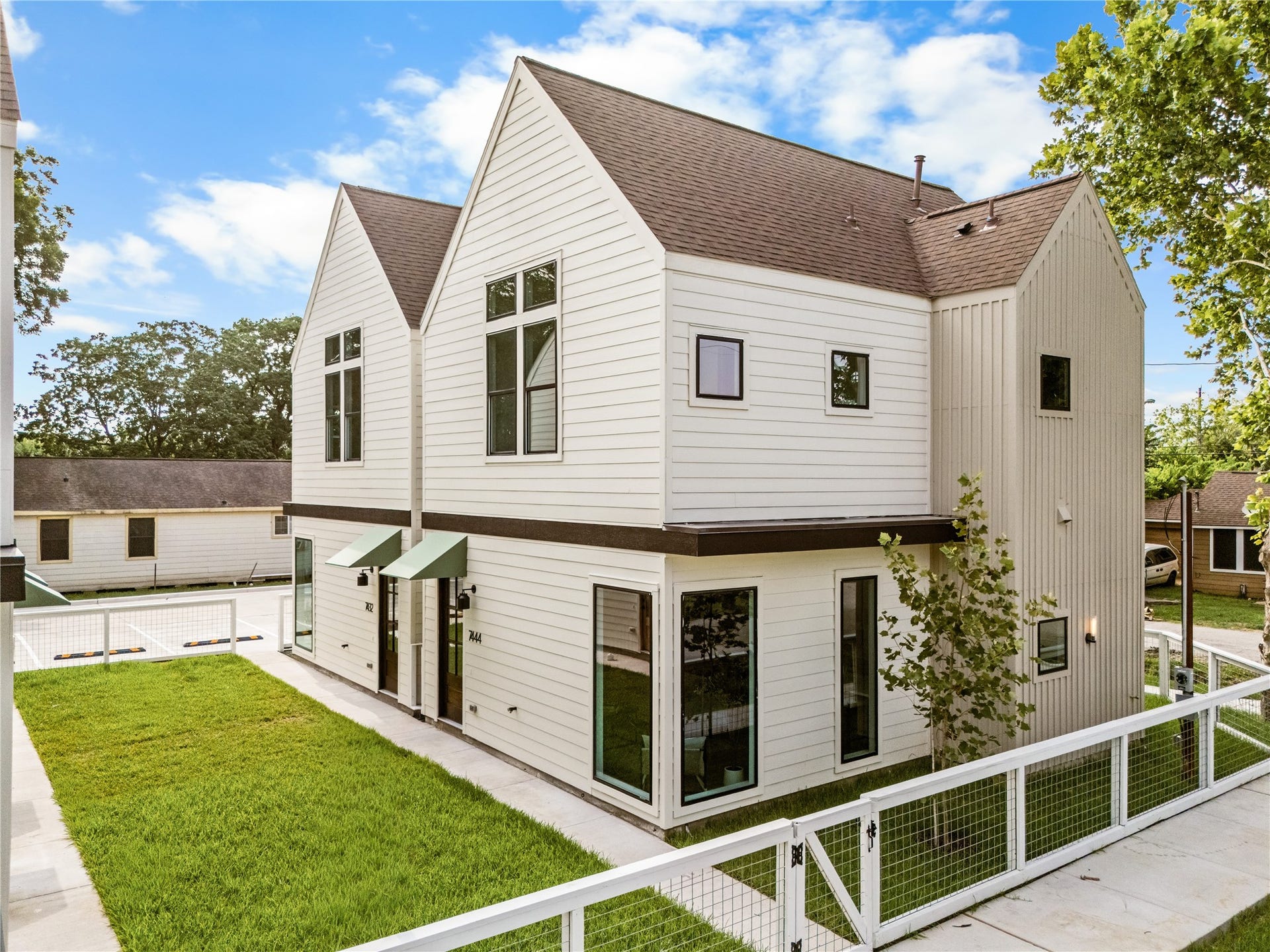 7432-7444 Tremper Street, Houston, TX 77020 Drafthouse Design Co introduces one of Houston's first courtyard communities Tremper Court