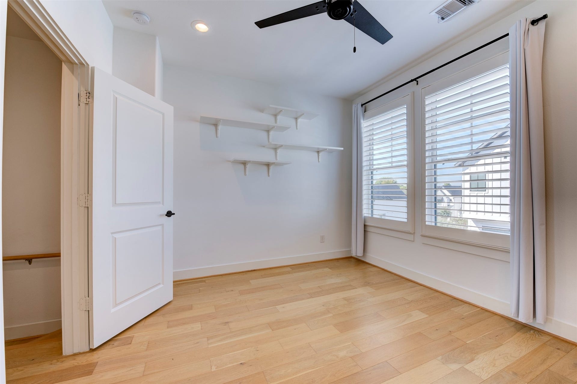 10910 Fire Creek Drive, Houston, TX 77043 10910 Fire Creek Drive, Houston, TX 77043
