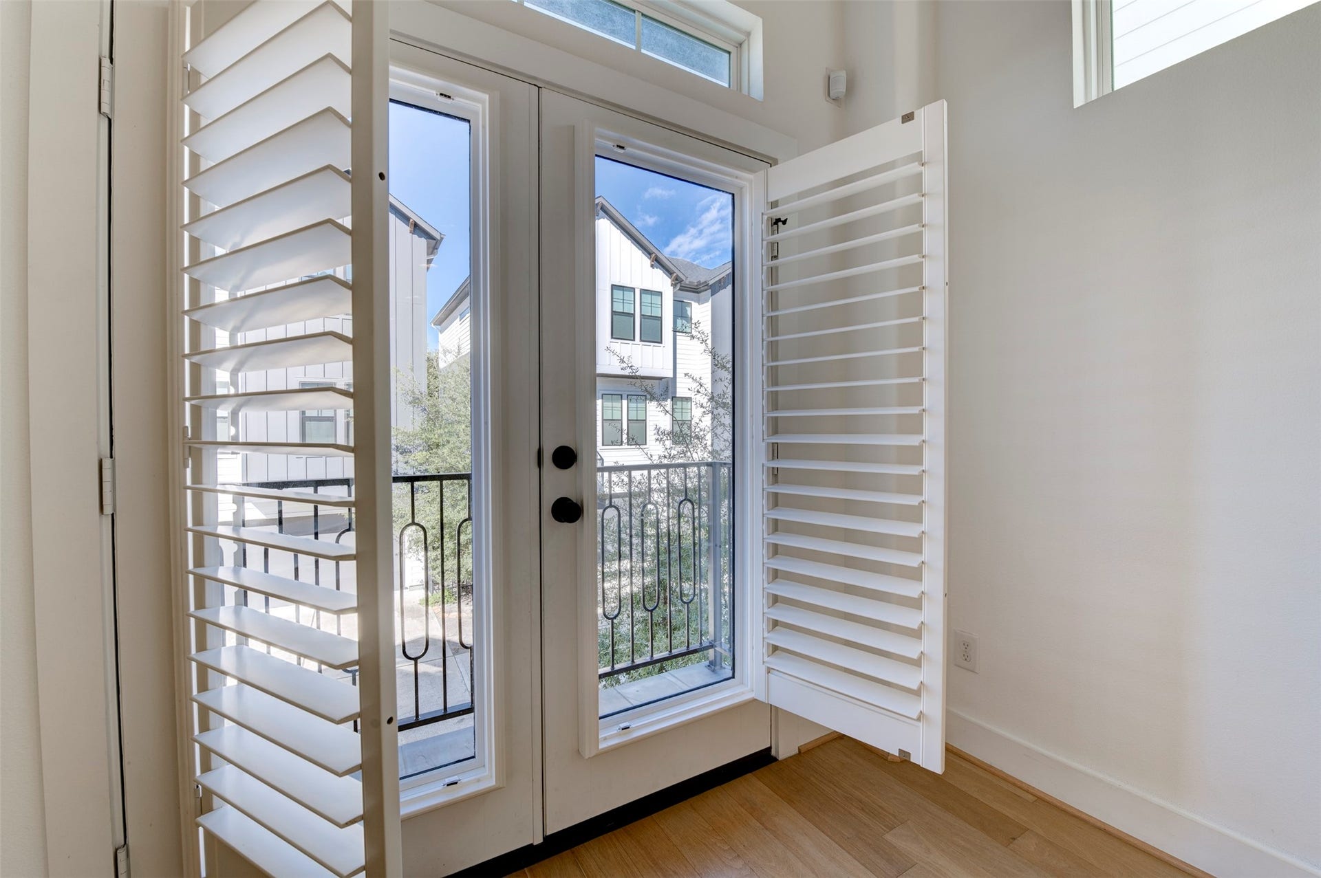 10910 Fire Creek Drive, Houston, TX 77043 Beautiful shutters through out the home.