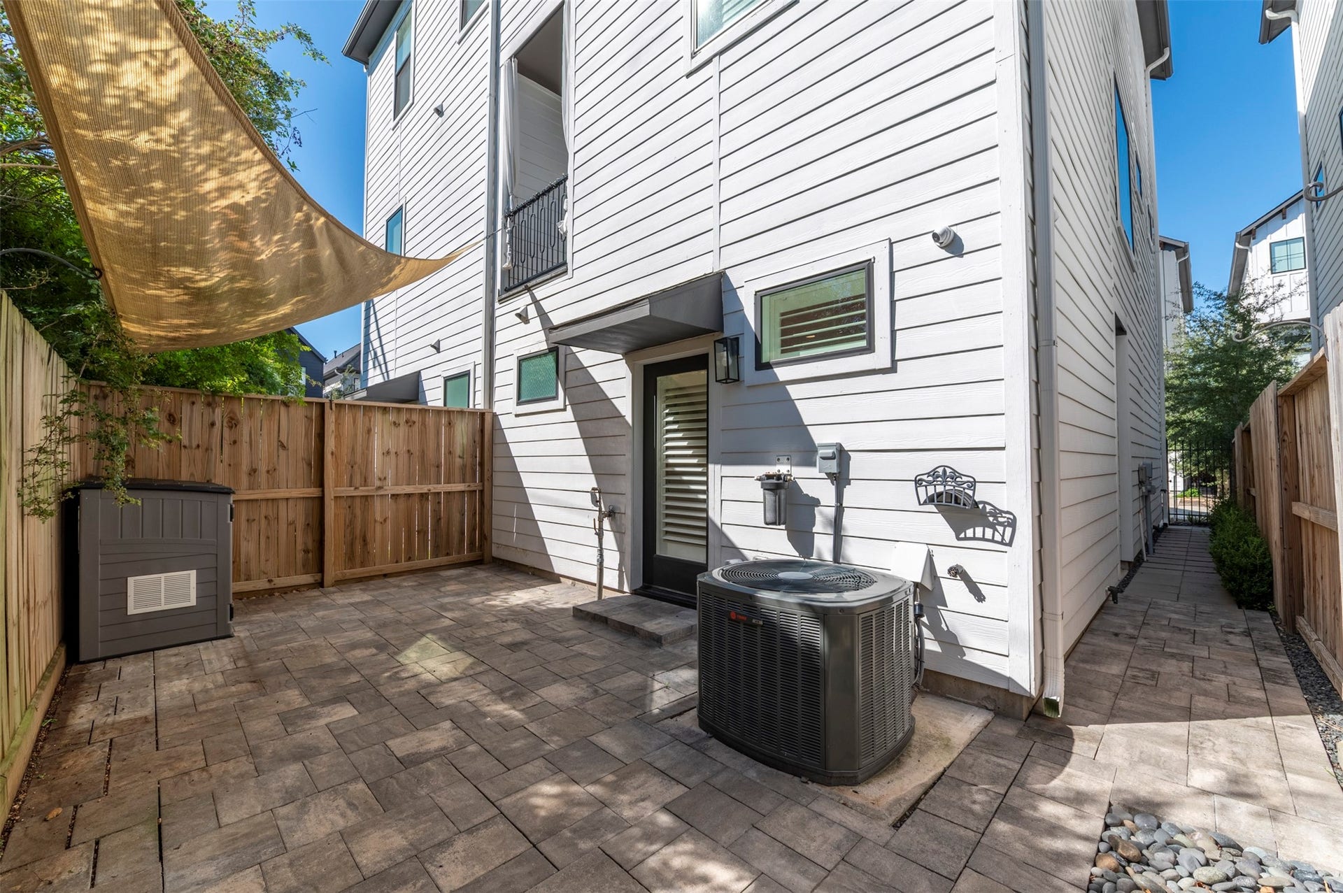 10910 Fire Creek Drive, Houston, TX 77043 Spacious backyard.