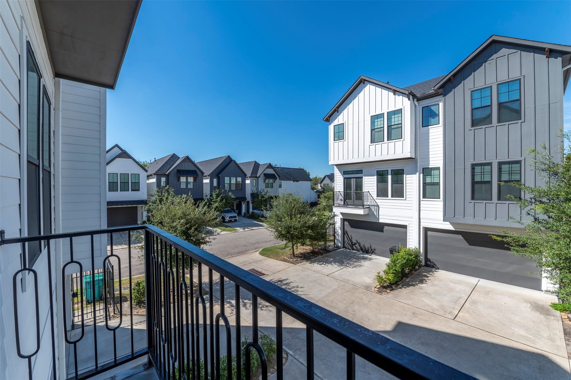 10910 Fire Creek Drive, Houston, TX 77043 10910 Fire Creek Drive, Houston, TX 77043