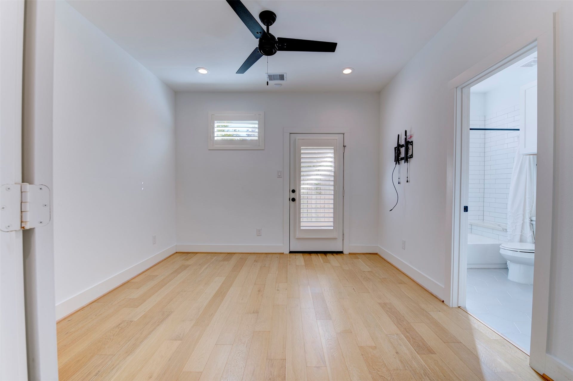 10910 Fire Creek Drive, Houston, TX 77043 10910 Fire Creek Drive, Houston, TX 77043