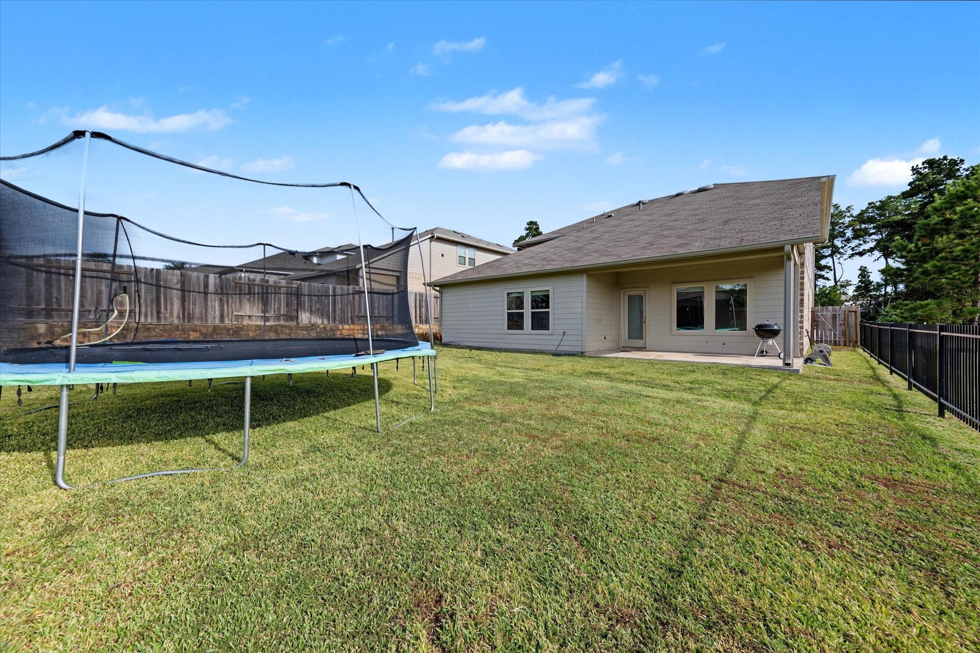 6042 Dulcina Court, Conroe, TX 77304 6042 Dulcina Court, Conroe, TX 77304