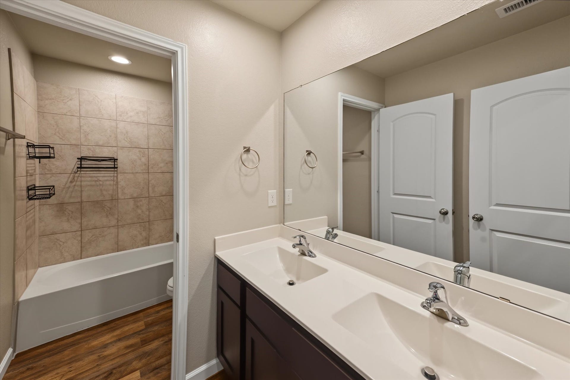 6042 Dulcina Court, Conroe, TX 77304 6042 Dulcina Court, Conroe, TX 77304