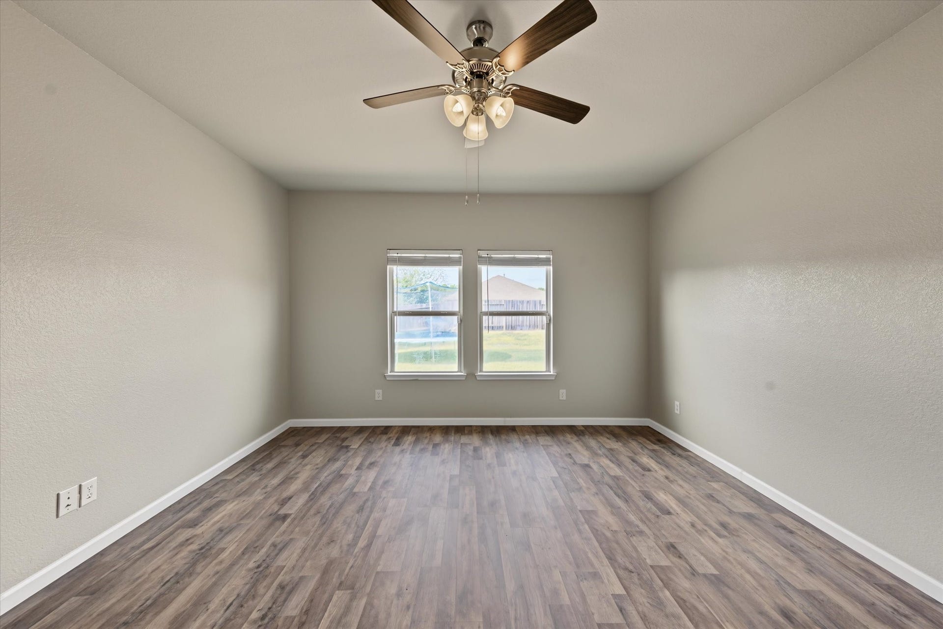 6042 Dulcina Court, Conroe, TX 77304 6042 Dulcina Court, Conroe, TX 77304