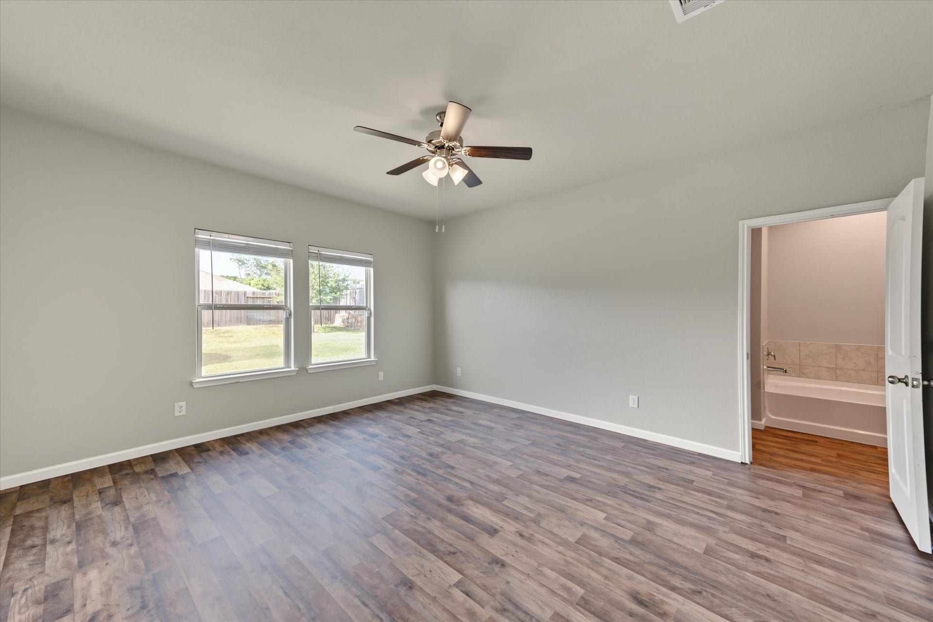 6042 Dulcina Court, Conroe, TX 77304 6042 Dulcina Court, Conroe, TX 77304