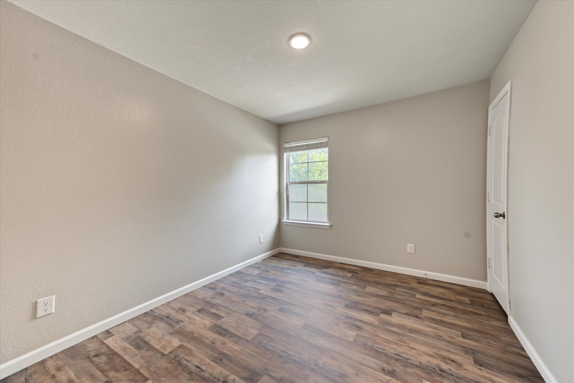 6042 Dulcina Court, Conroe, TX 77304 6042 Dulcina Court, Conroe, TX 77304