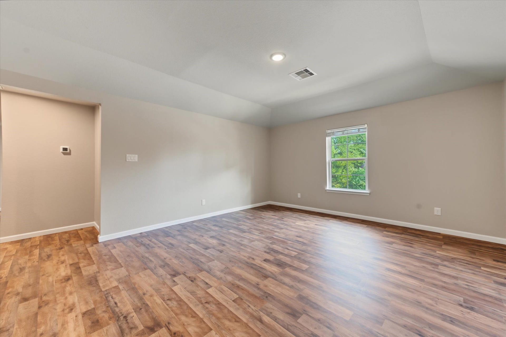 6042 Dulcina Court, Conroe, TX 77304 6042 Dulcina Court, Conroe, TX 77304