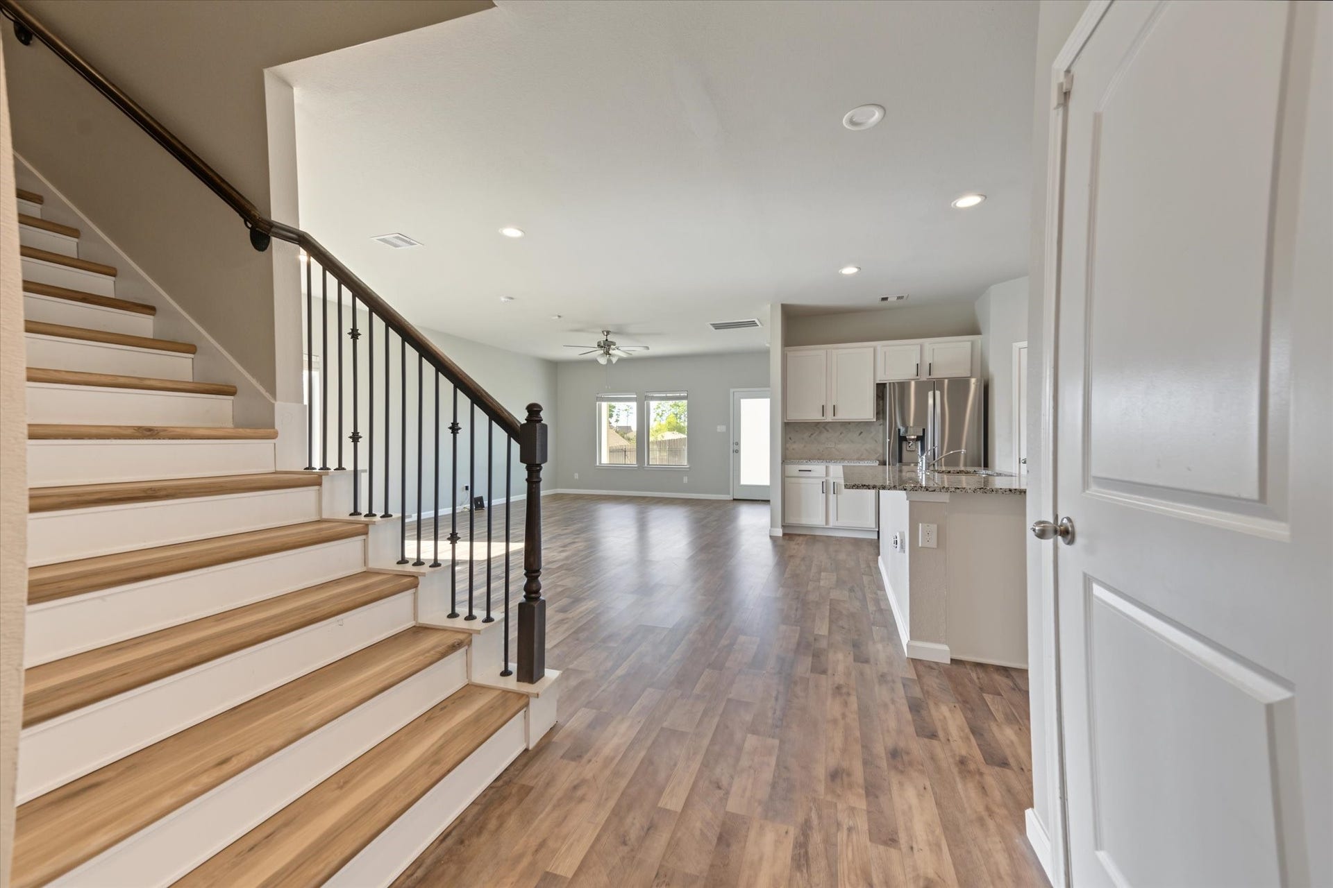 6042 Dulcina Court, Conroe, TX 77304 6042 Dulcina Court, Conroe, TX 77304
