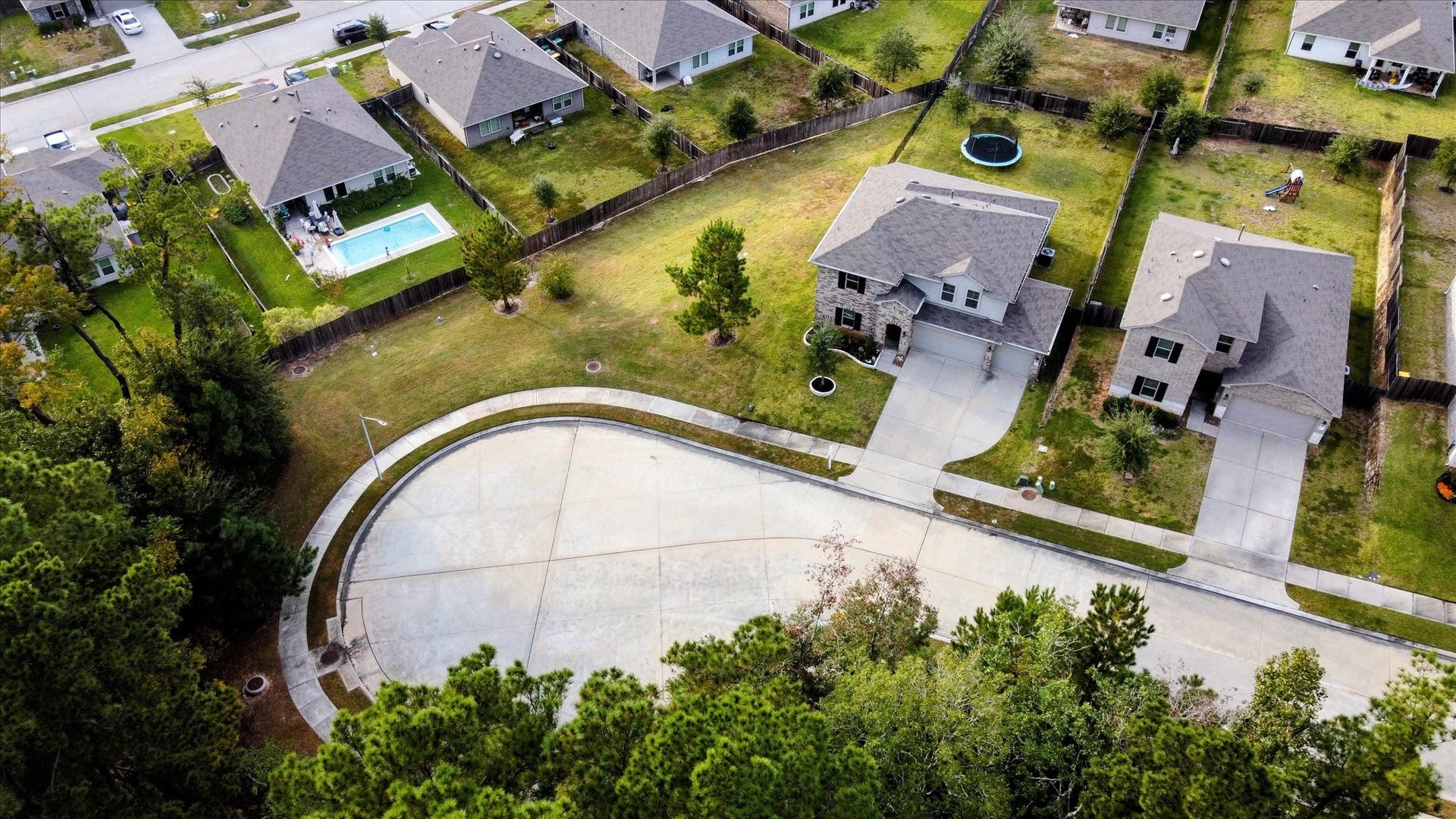 6042 Dulcina Court, Conroe, TX 77304 6042 Dulcina Court, Conroe, TX 77304