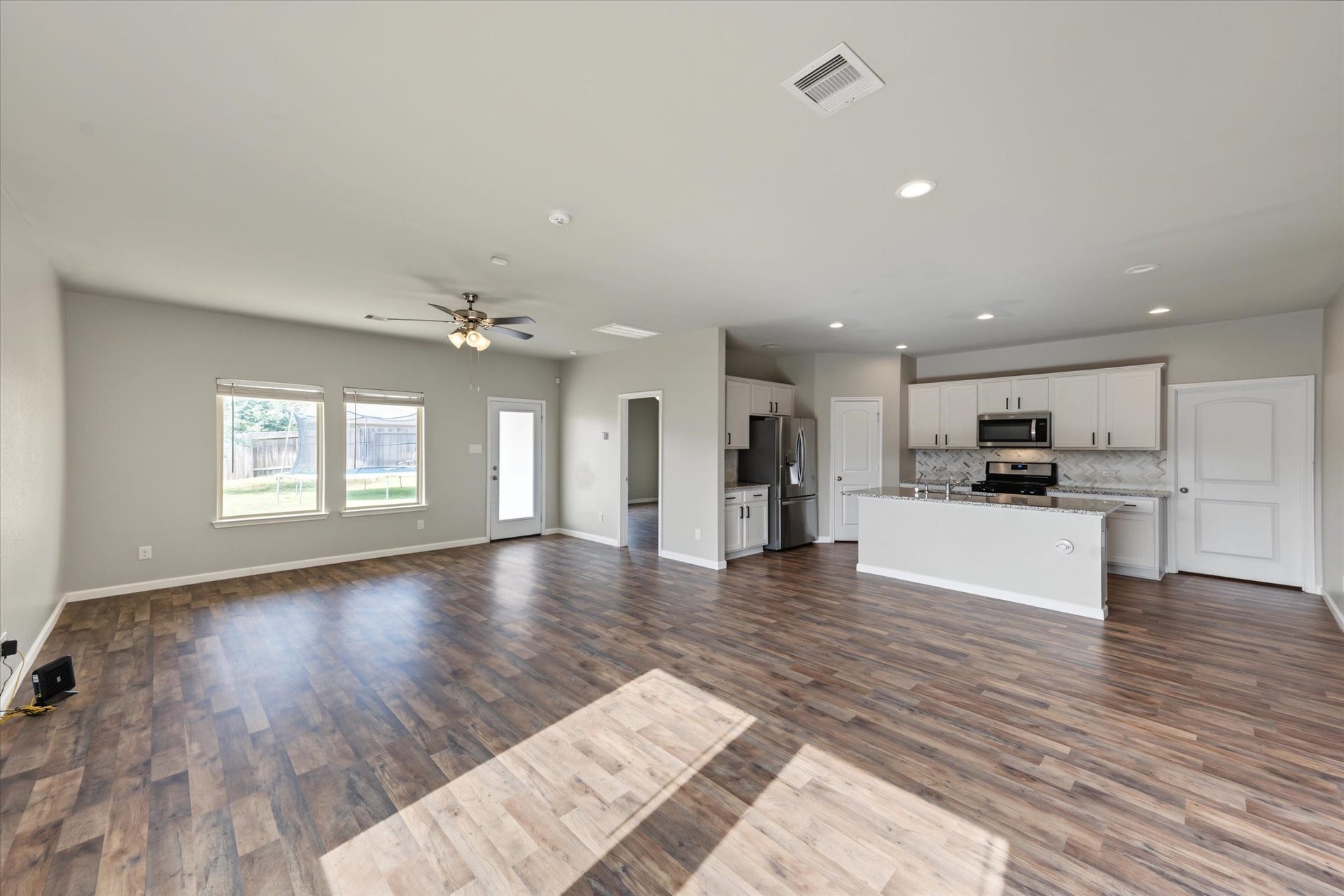 6042 Dulcina Court, Conroe, TX 77304 6042 Dulcina Court, Conroe, TX 77304