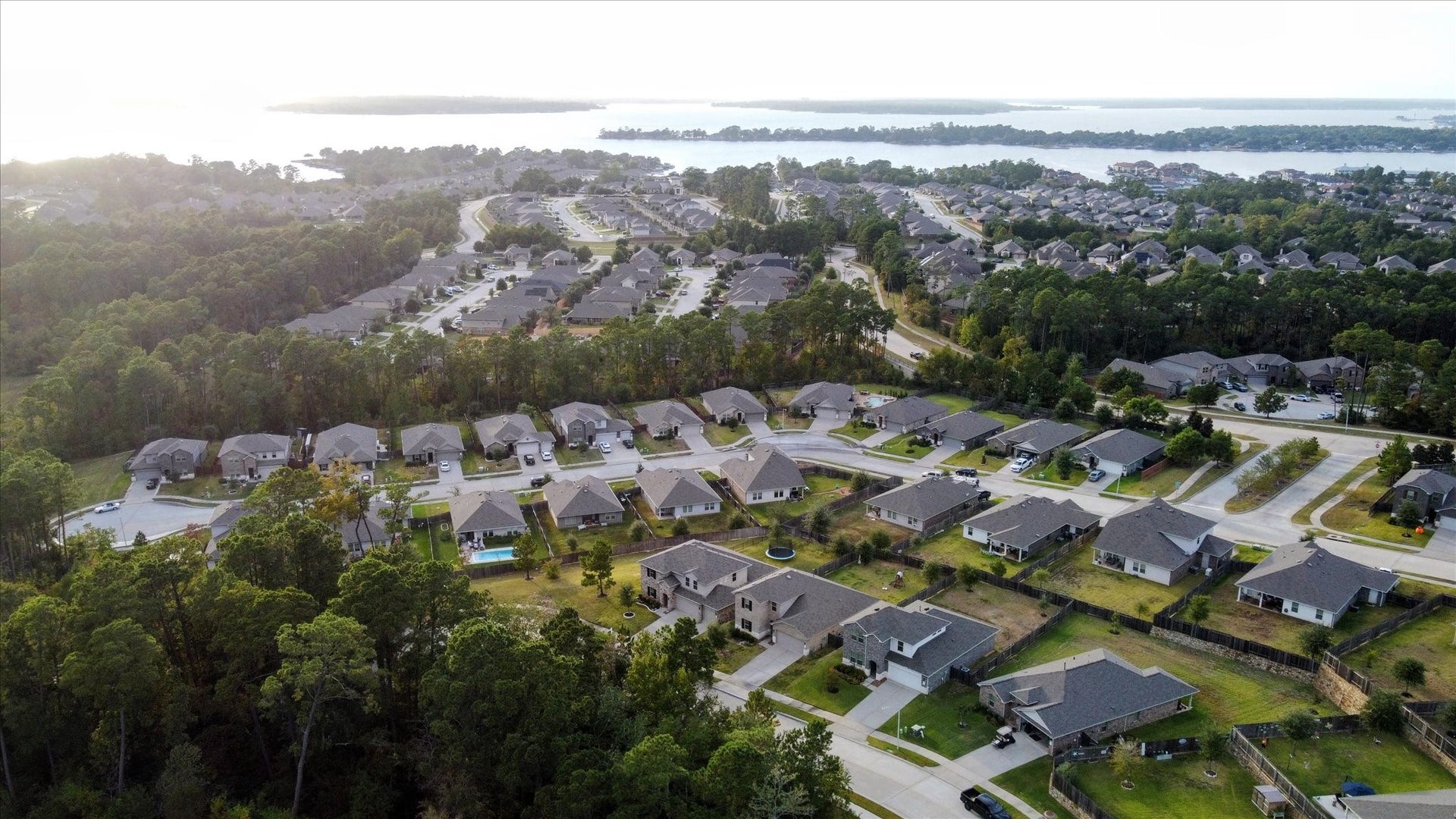 6042 Dulcina Court, Conroe, TX 77304 6042 Dulcina Court, Conroe, TX 77304