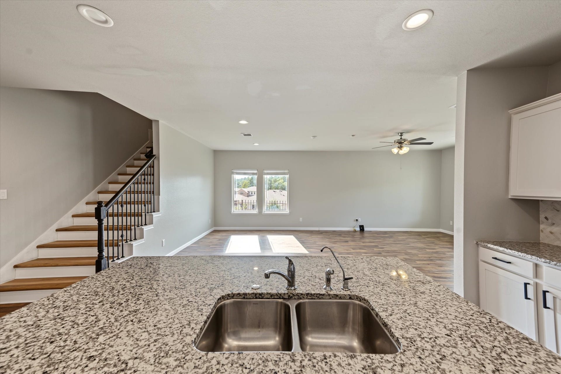 6042 Dulcina Court, Conroe, TX 77304 6042 Dulcina Court, Conroe, TX 77304