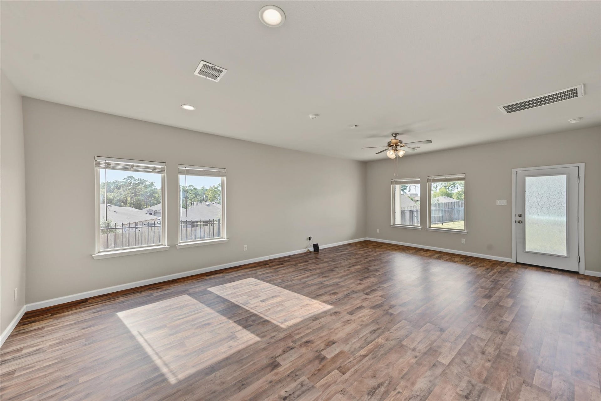 6042 Dulcina Court, Conroe, TX 77304 6042 Dulcina Court, Conroe, TX 77304