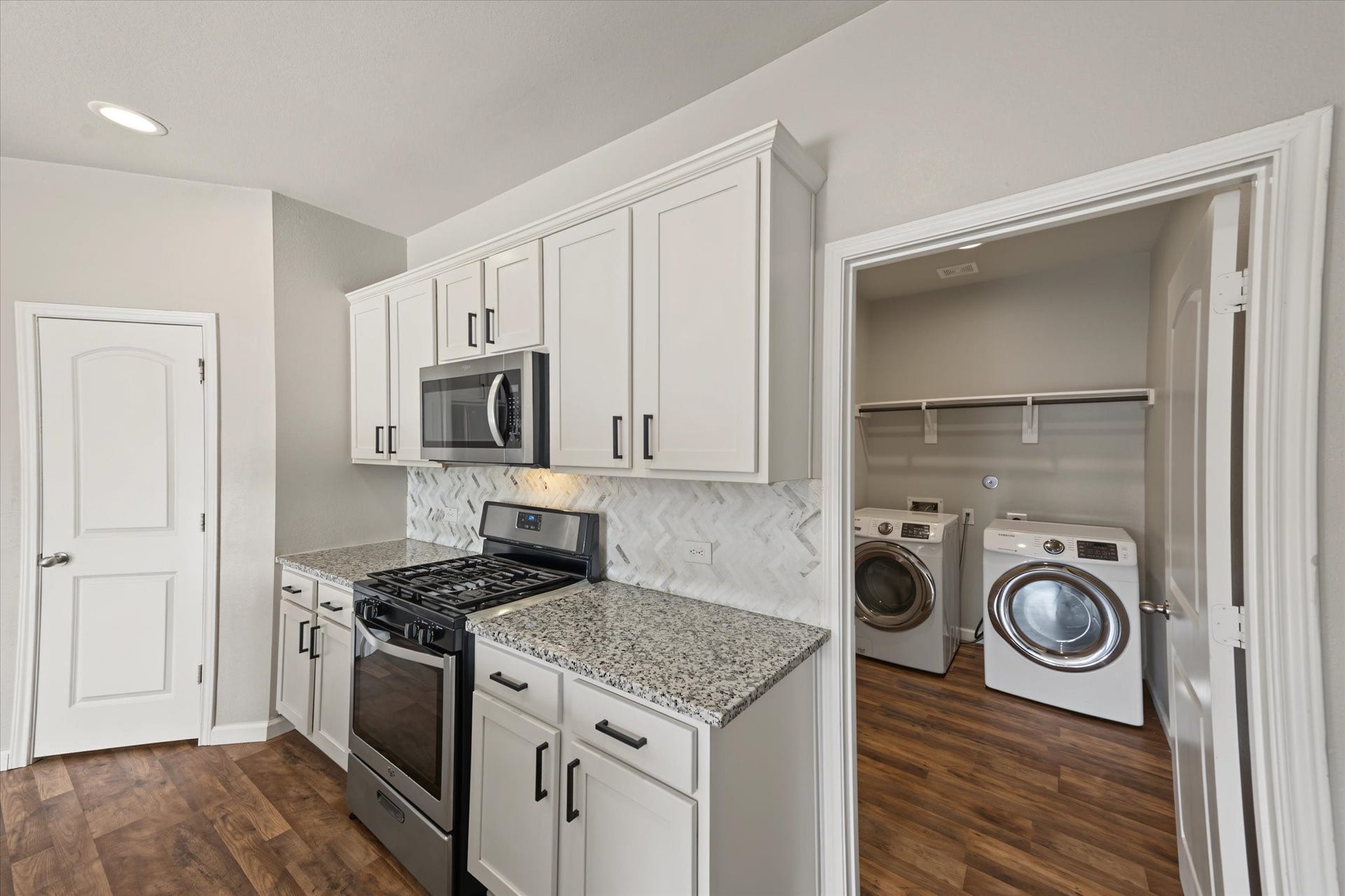 6042 Dulcina Court, Conroe, TX 77304 6042 Dulcina Court, Conroe, TX 77304