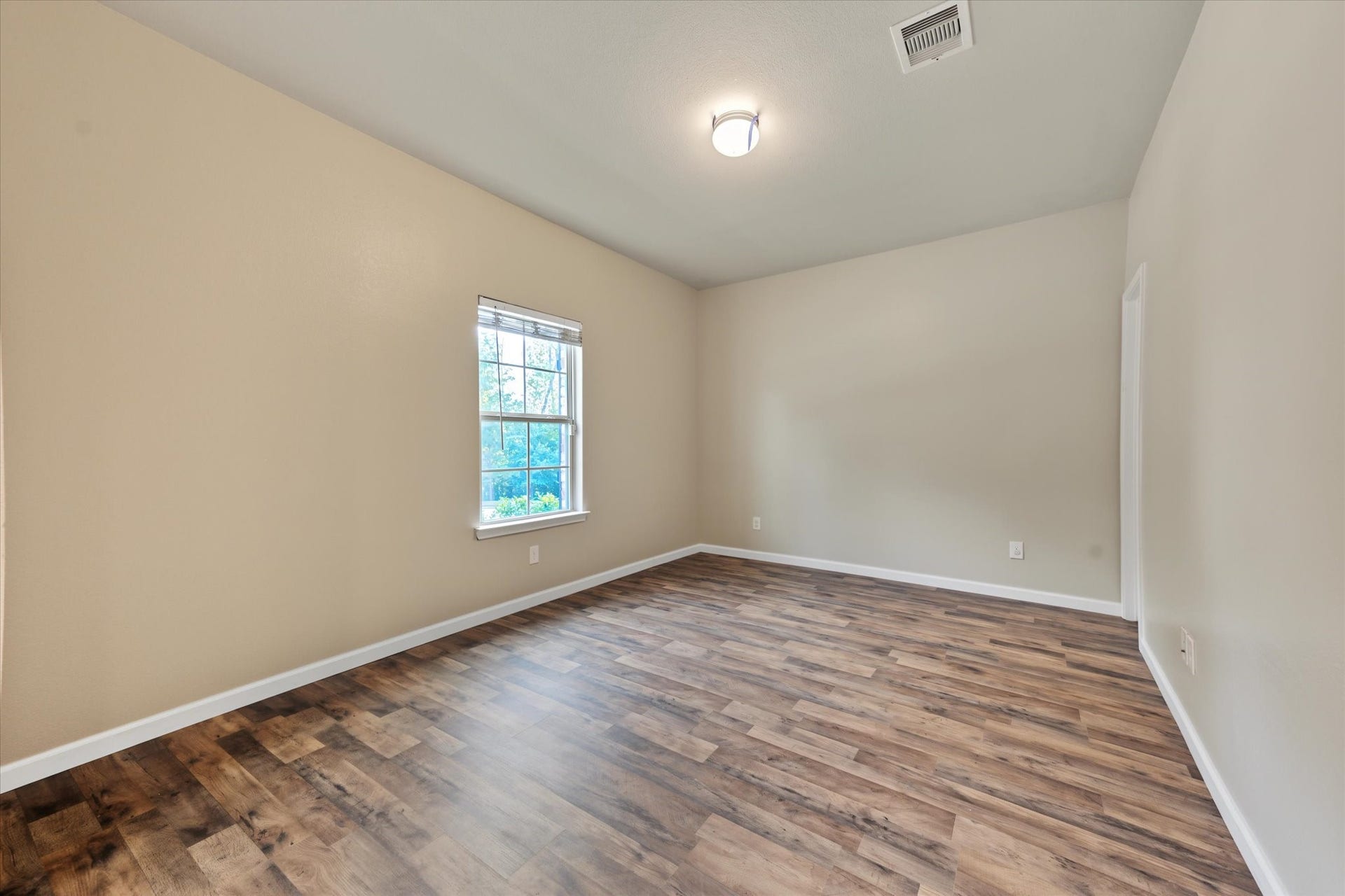 6042 Dulcina Court, Conroe, TX 77304 6042 Dulcina Court, Conroe, TX 77304