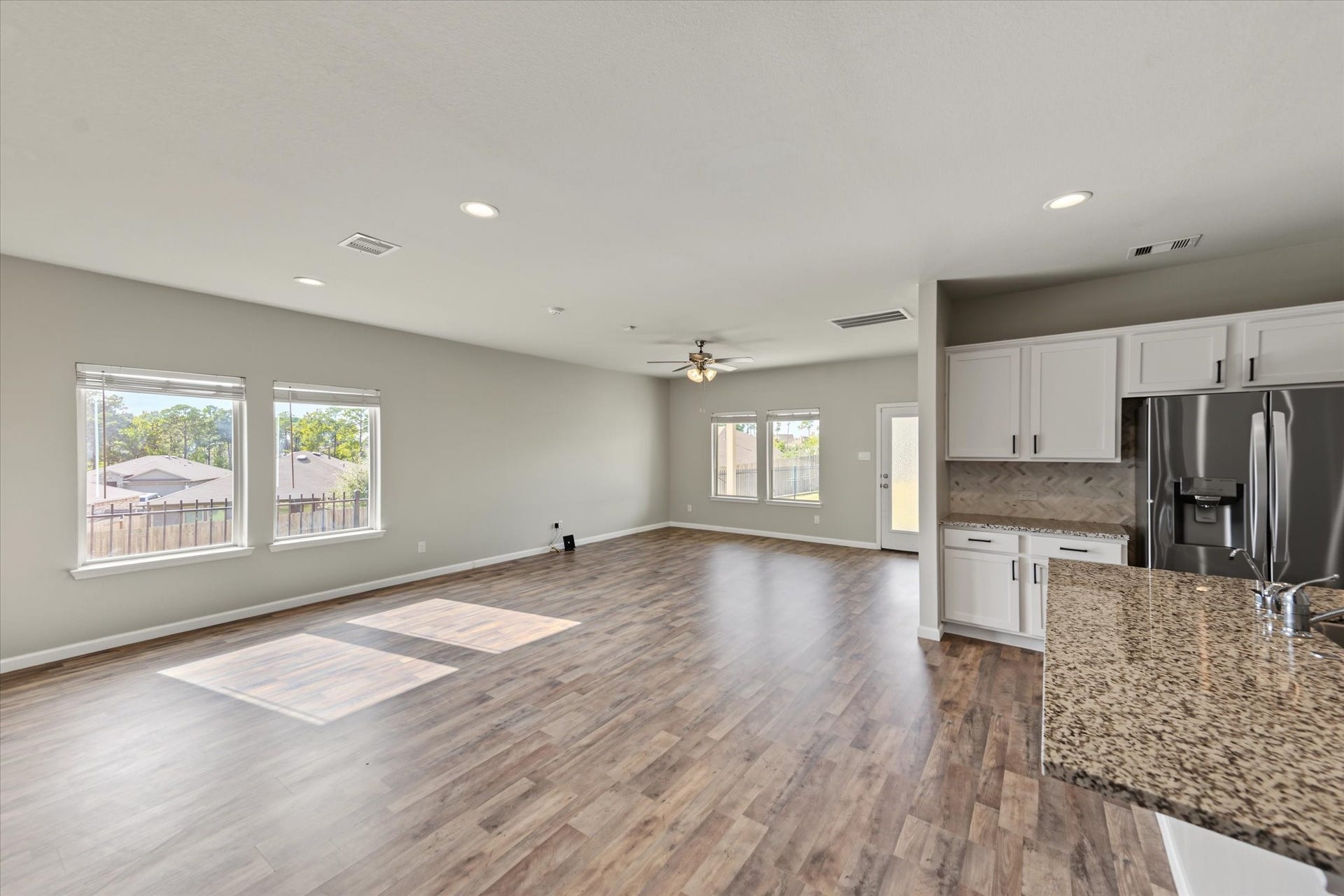 6042 Dulcina Court, Conroe, TX 77304 6042 Dulcina Court, Conroe, TX 77304