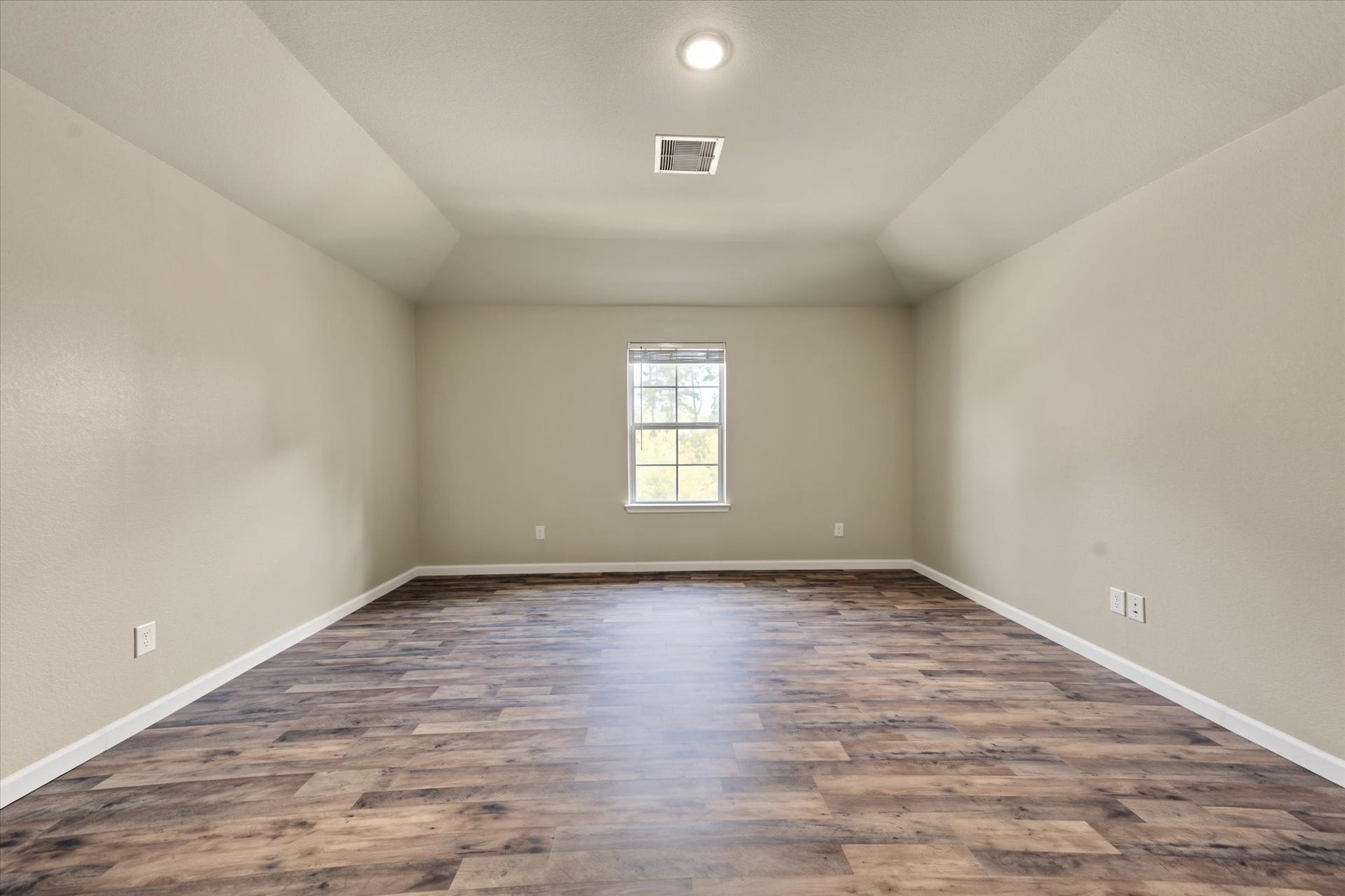6042 Dulcina Court, Conroe, TX 77304 6042 Dulcina Court, Conroe, TX 77304
