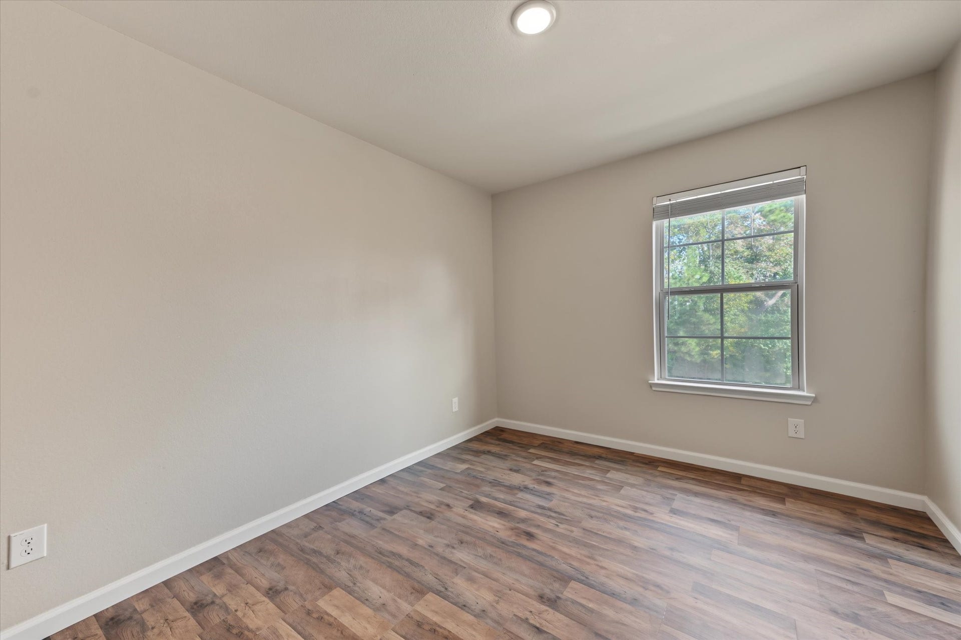 6042 Dulcina Court, Conroe, TX 77304 6042 Dulcina Court, Conroe, TX 77304