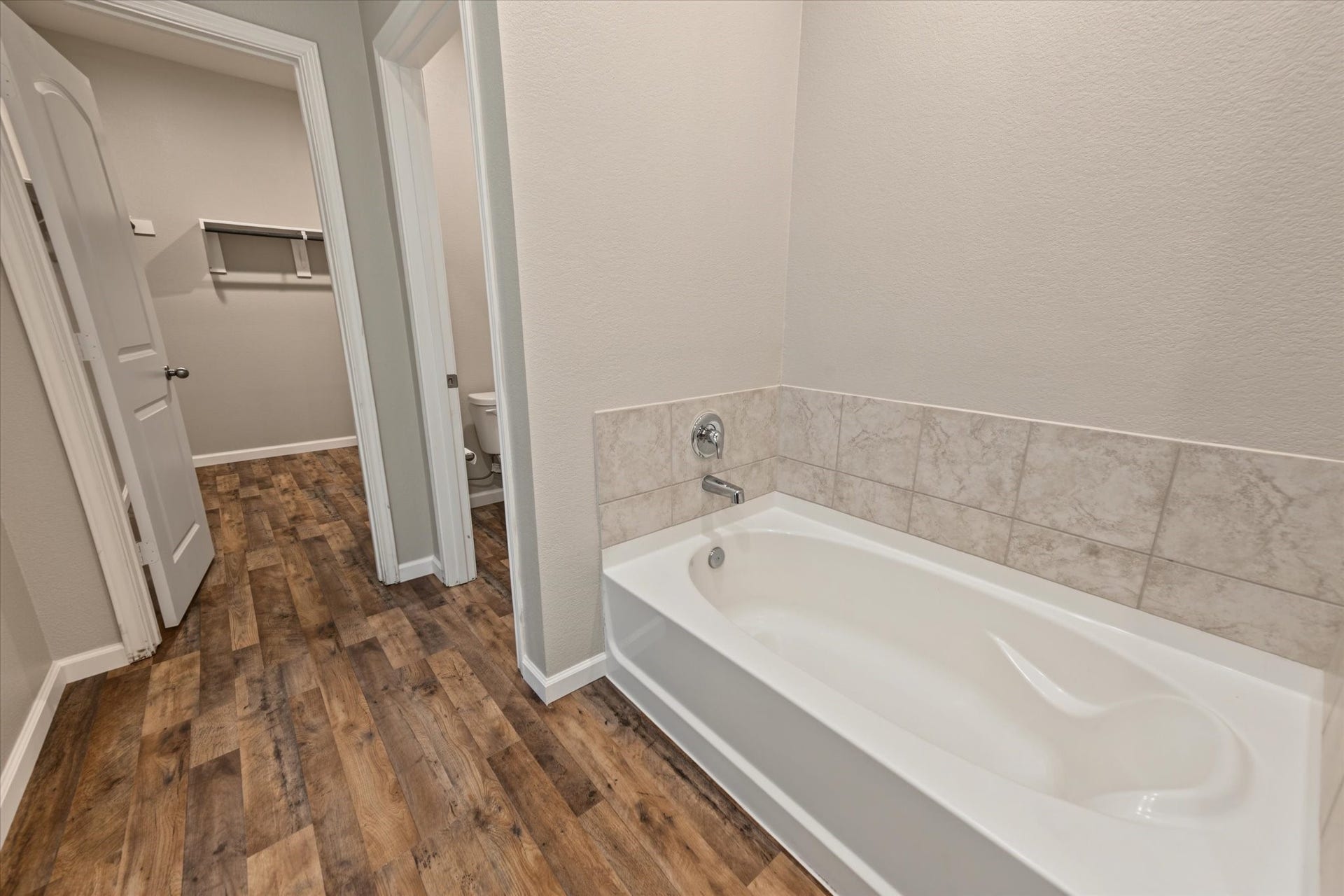 6042 Dulcina Court, Conroe, TX 77304 6042 Dulcina Court, Conroe, TX 77304