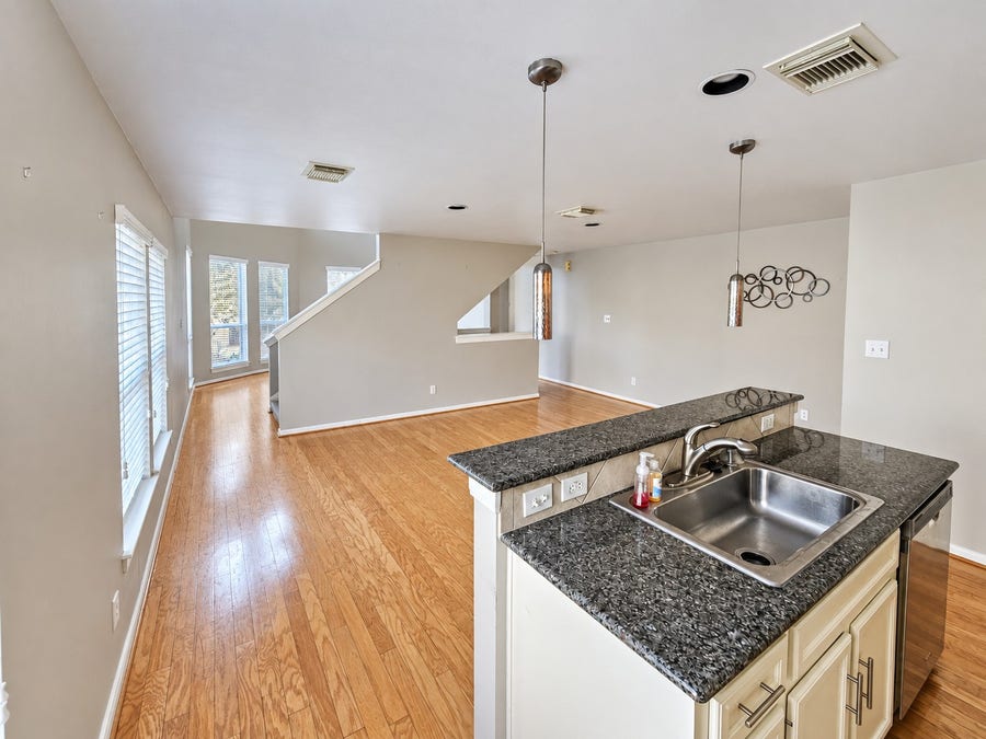 Property photo for 1271 W 17th Street, Houston, TX