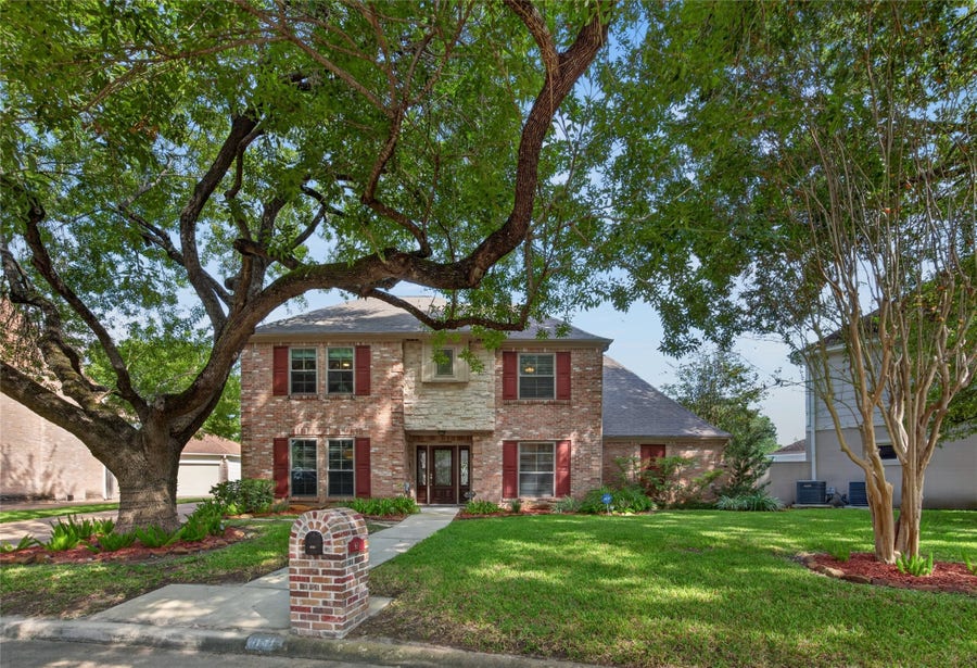 Property photo for 931 Fleetwood Place Drive, Houston, TX